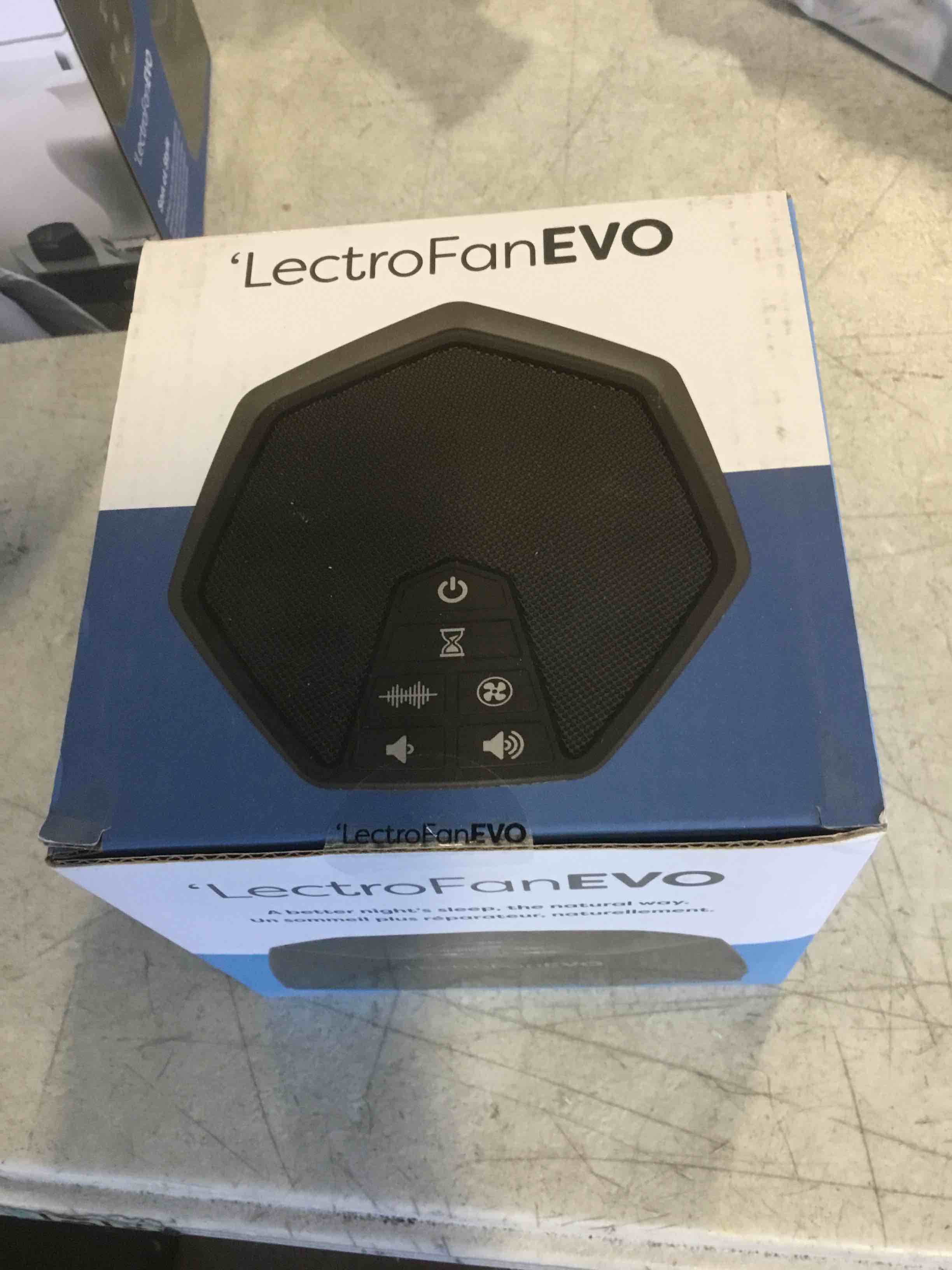 https://s3.amazonaws.com/lotting-images-prod/bidfta/PNK1281470_1736793190311.jpeg