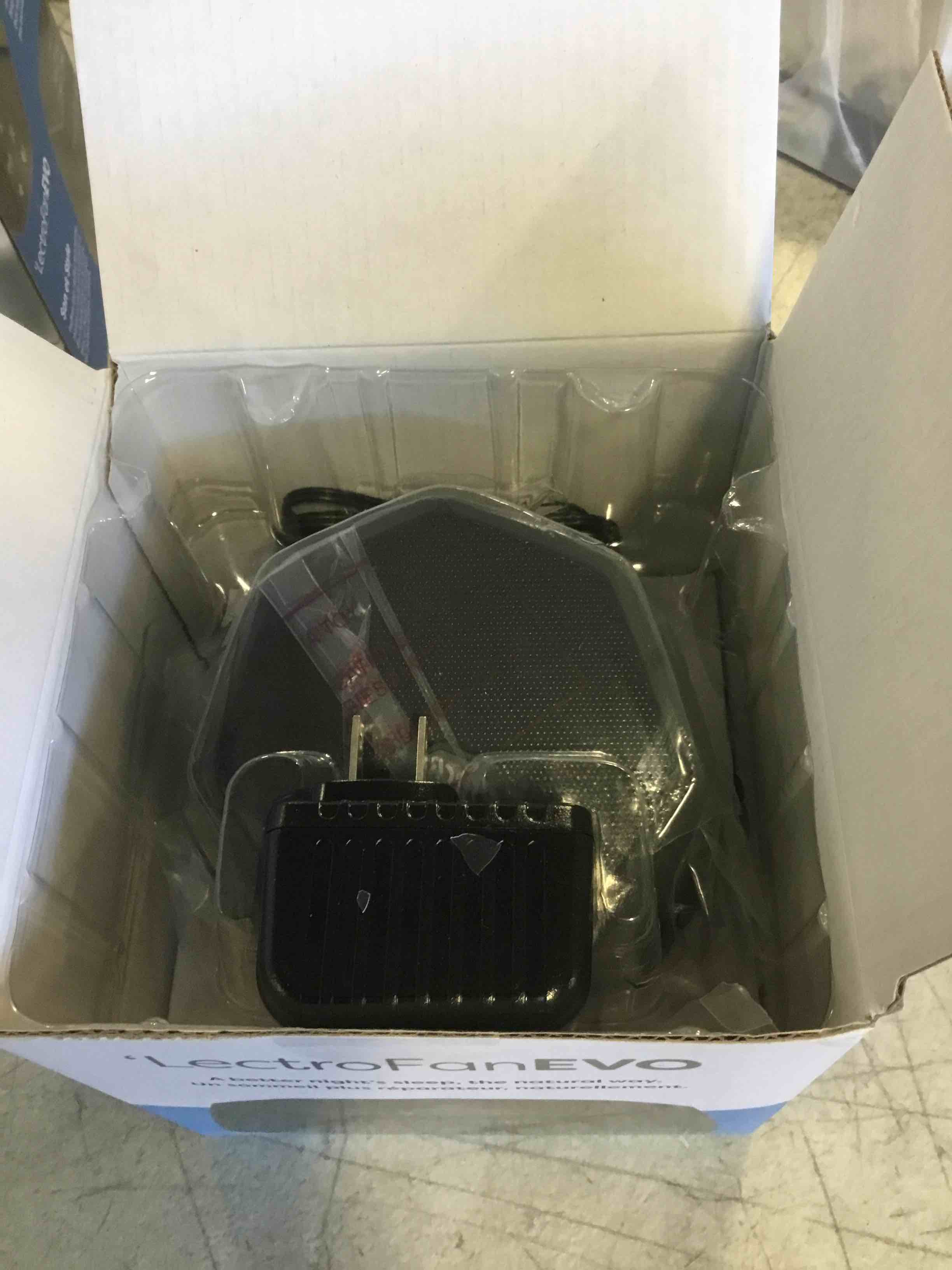 https://s3.amazonaws.com/lotting-images-prod/bidfta/PNK1281470_1736793205323.jpeg