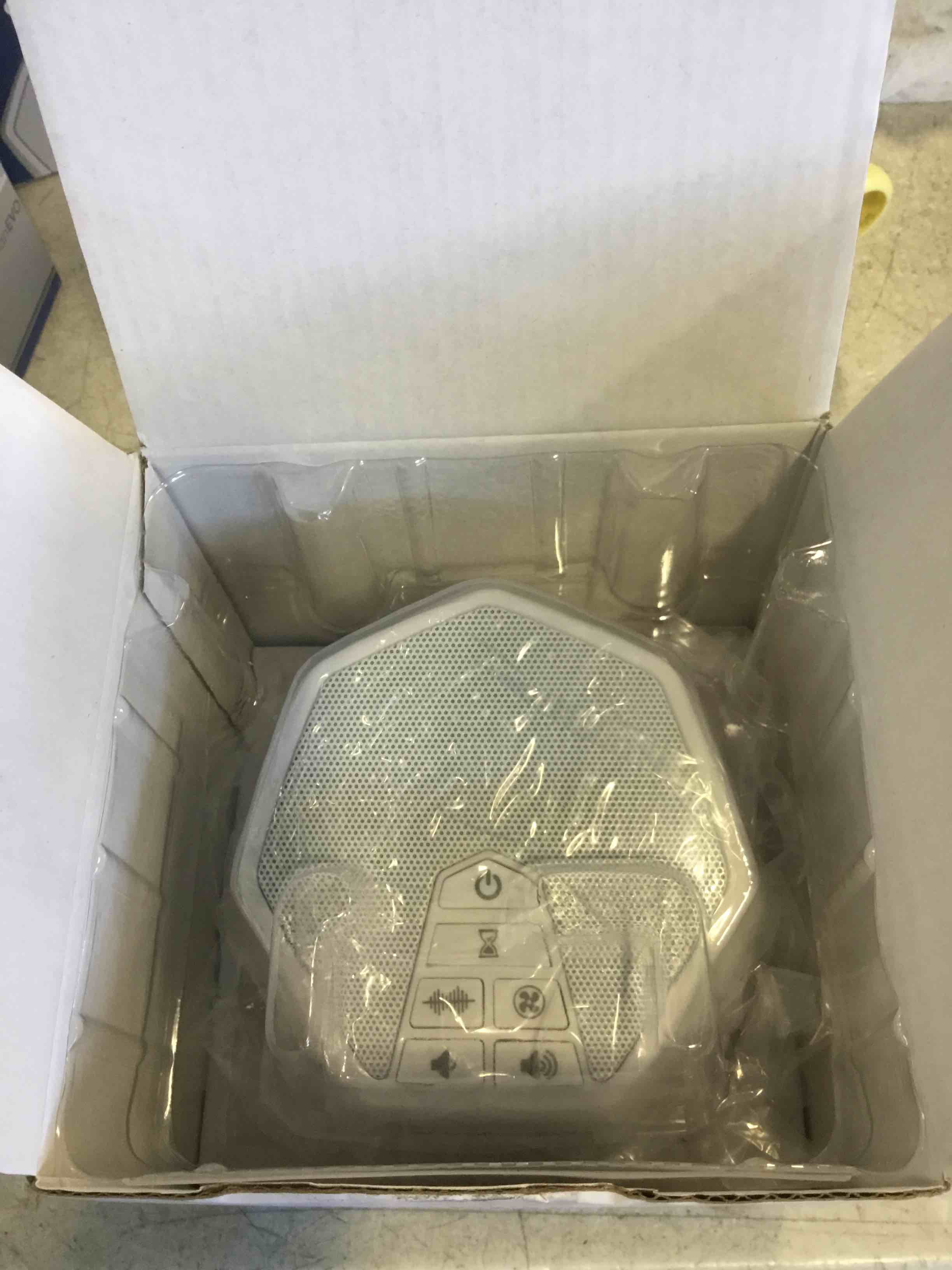 https://s3.amazonaws.com/lotting-images-prod/bidfta/PNK1281497_1736797088886.jpeg