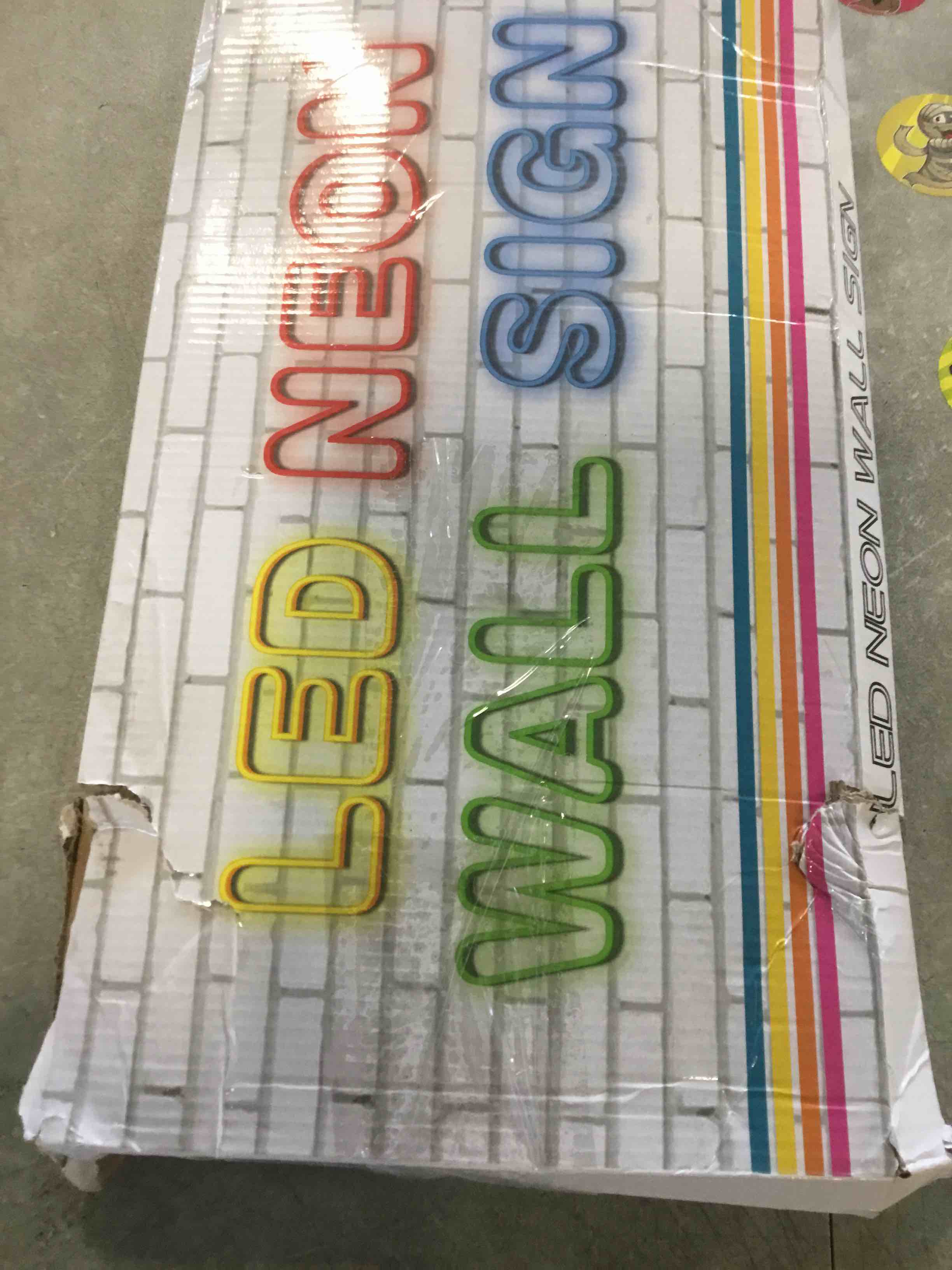 https://s3.amazonaws.com/lotting-images-prod/bidfta/PNK1286039_1734186435403.jpeg