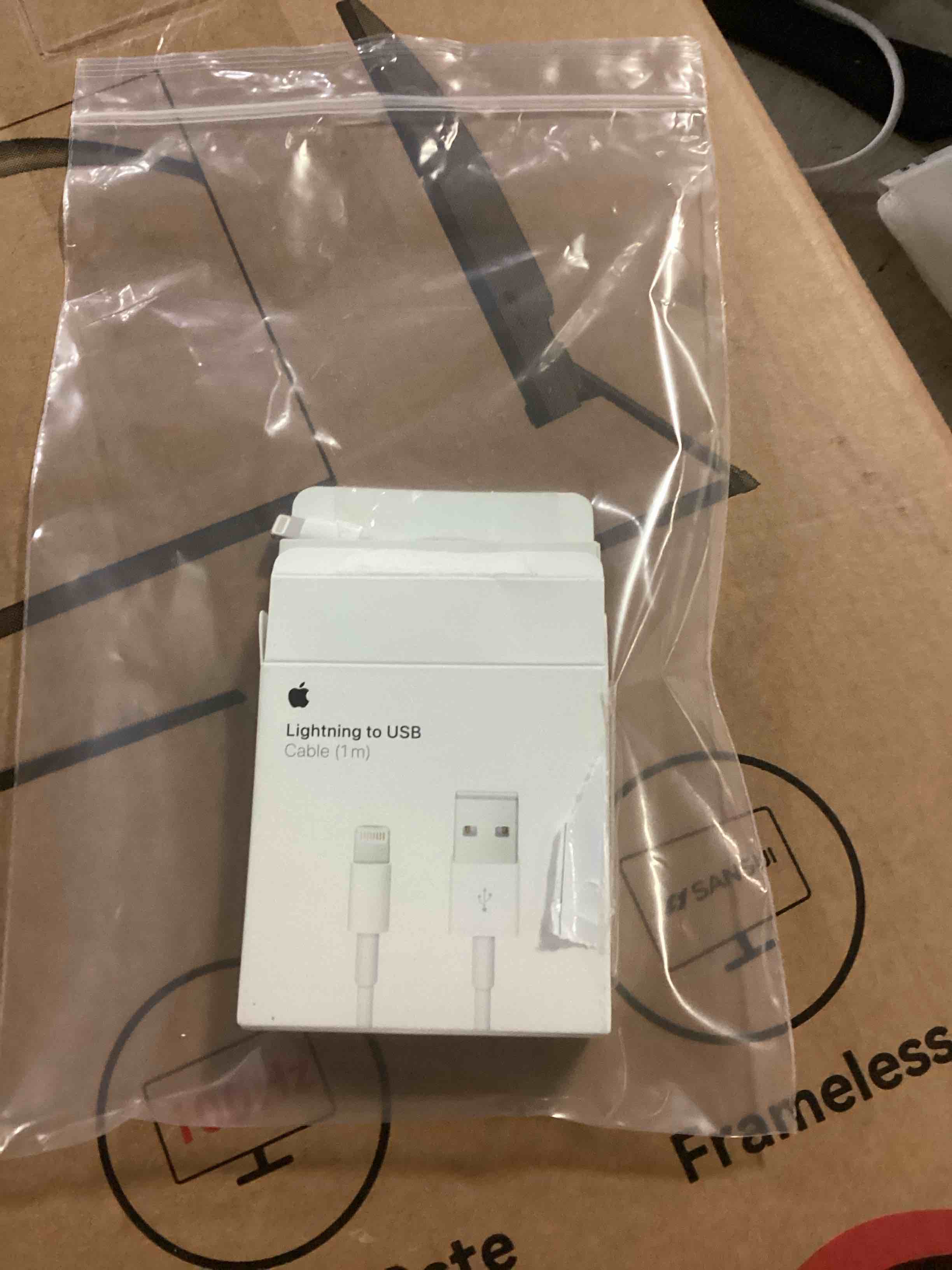 https://s3.amazonaws.com/lotting-images-prod/bidfta/PNK1288485_1739382276234.jpeg