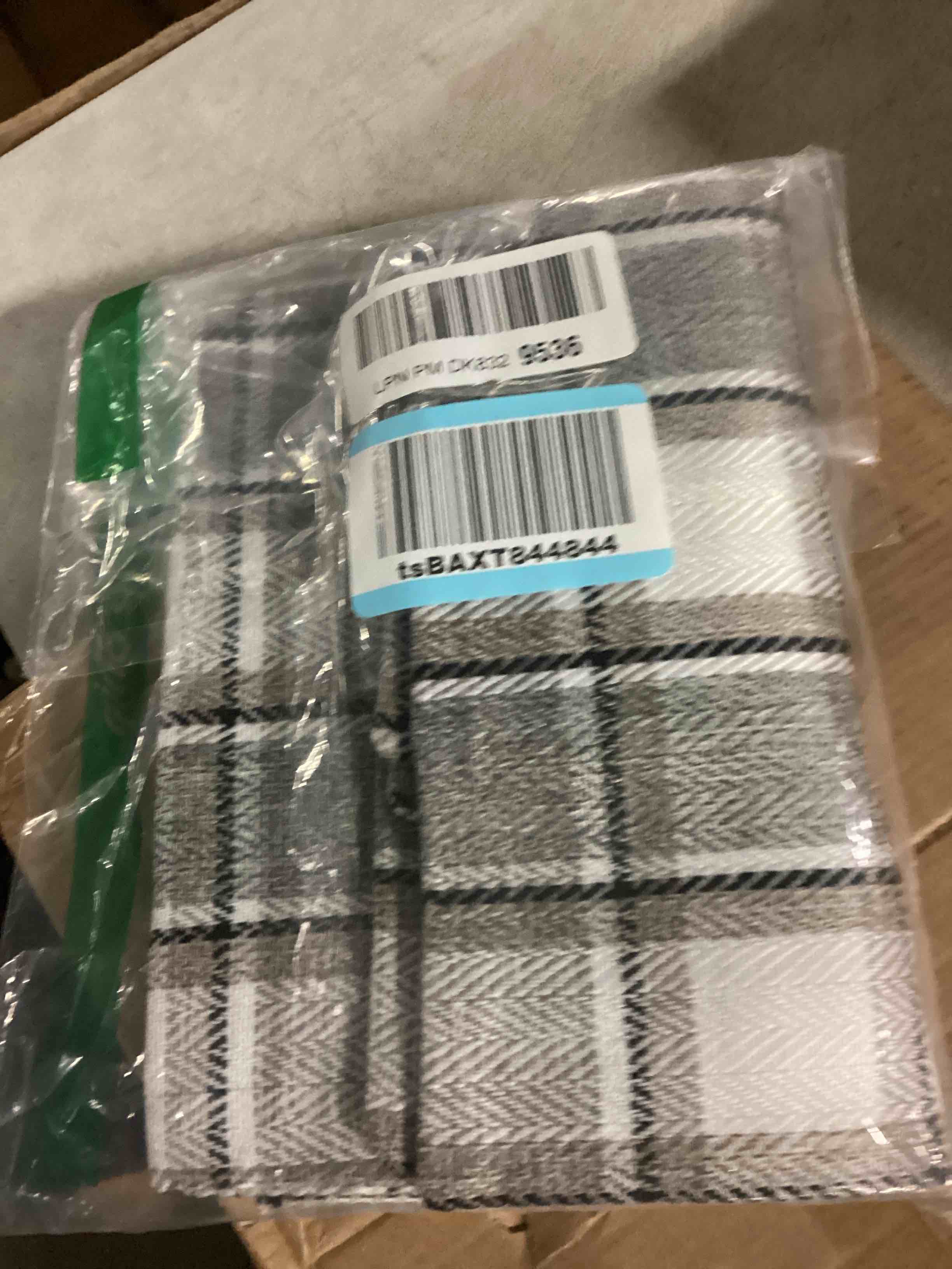 https://s3.amazonaws.com/lotting-images-prod/bidfta/PNK1288609_1739456431875.jpeg
