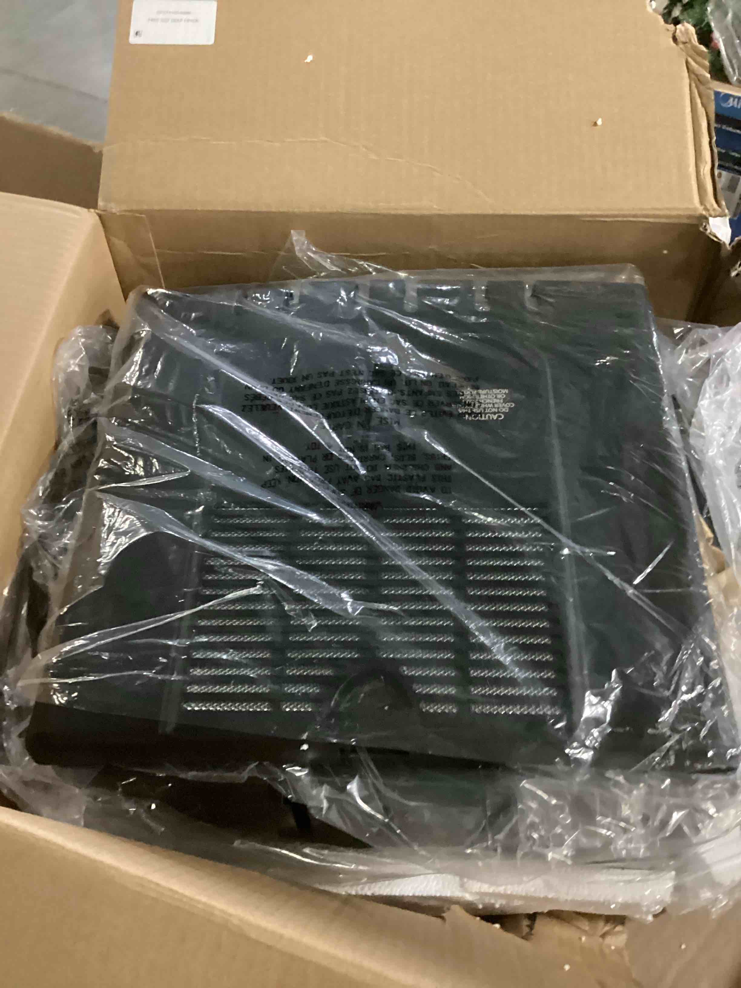 https://s3.amazonaws.com/lotting-images-prod/bidfta/PNK1289892_1740592860683.jpeg