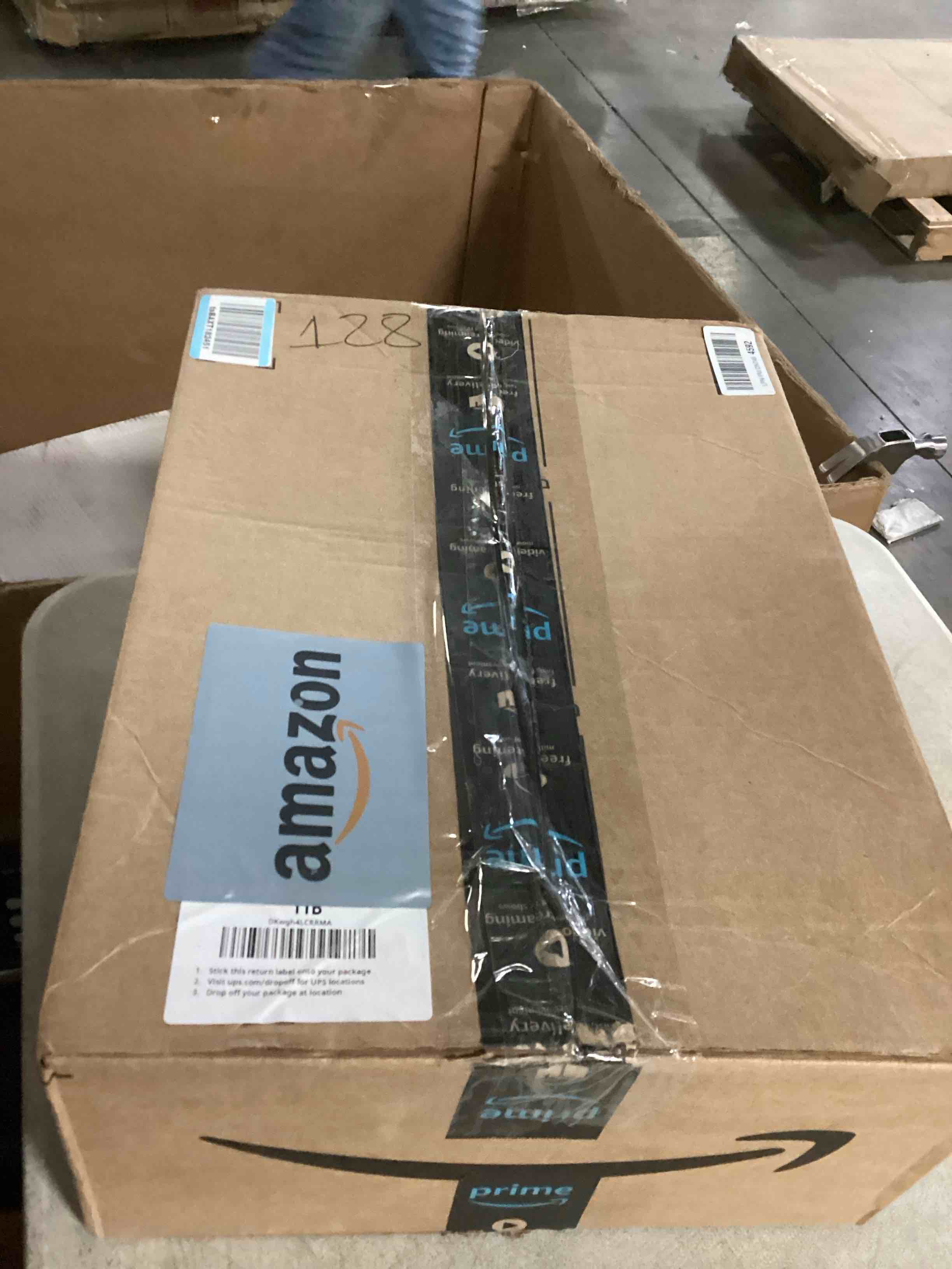 https://s3.amazonaws.com/lotting-images-prod/bidfta/PNK1289973_1740659213124.jpeg