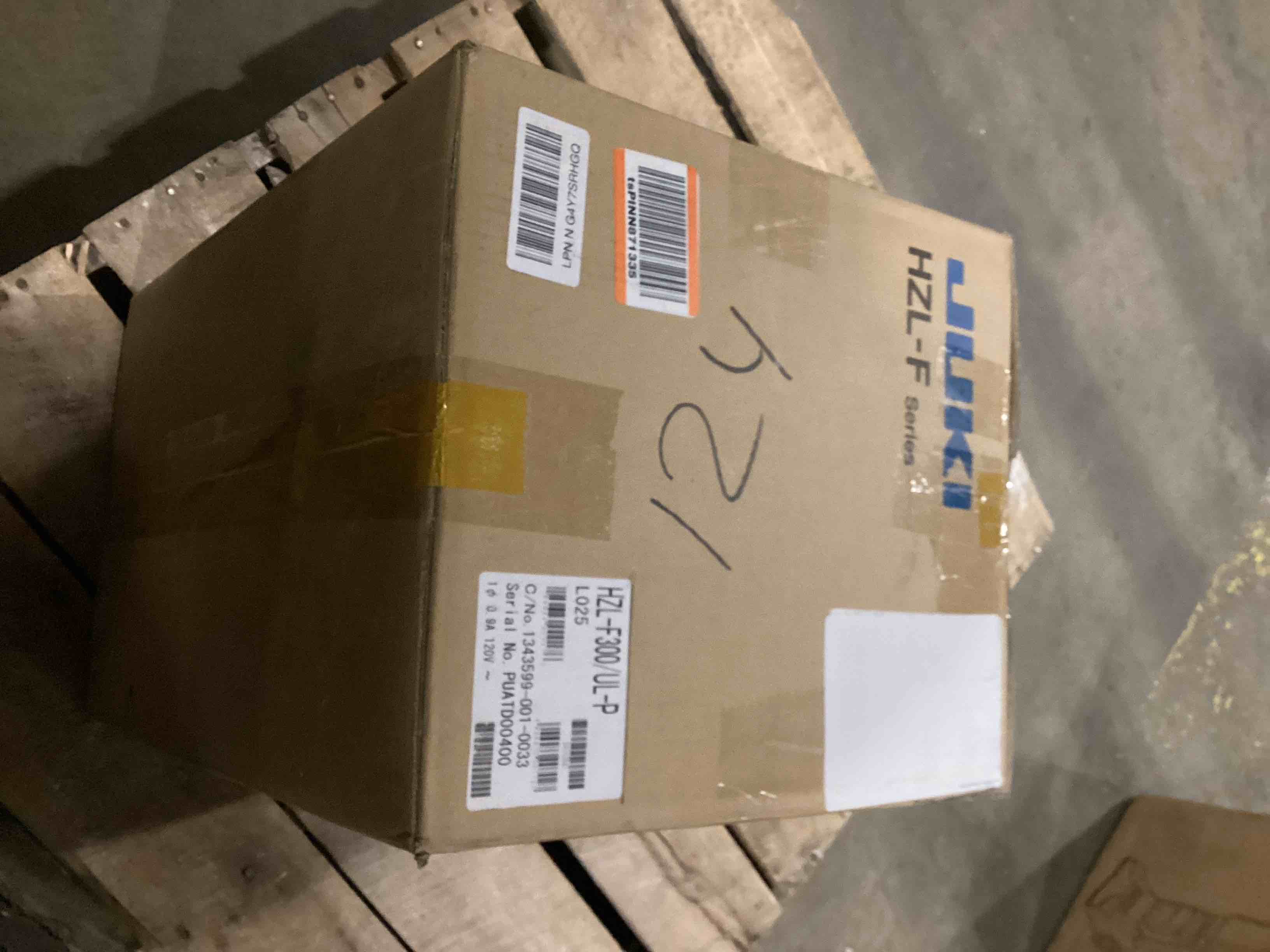https://s3.amazonaws.com/lotting-images-prod/bidfta/PNK1291373_1739385053068.jpeg
