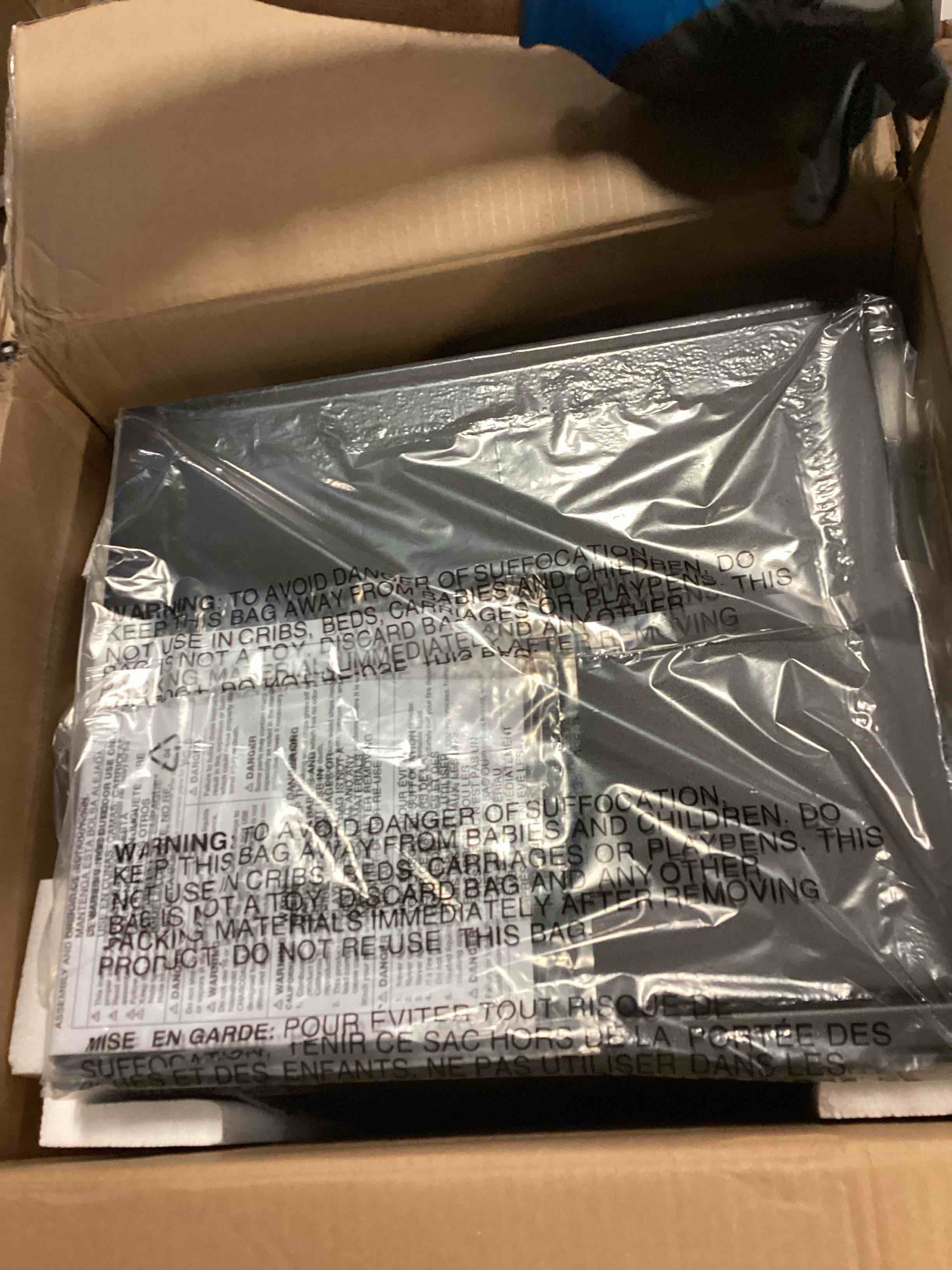 https://s3.amazonaws.com/lotting-images-prod/bidfta/PNK1292989_1740593257640.jpeg