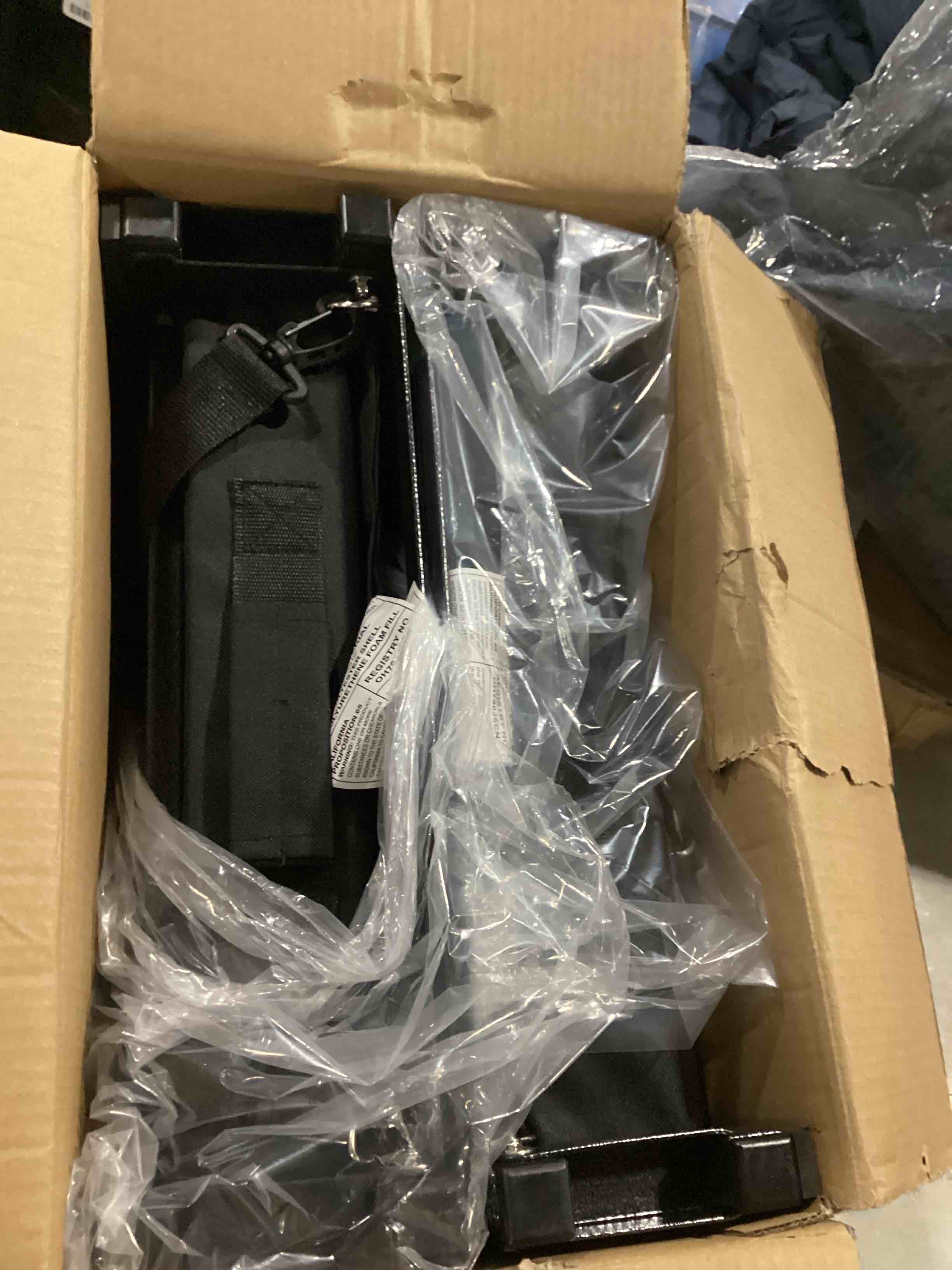 https://s3.amazonaws.com/lotting-images-prod/bidfta/PNK1293059_1740667276218.jpeg
