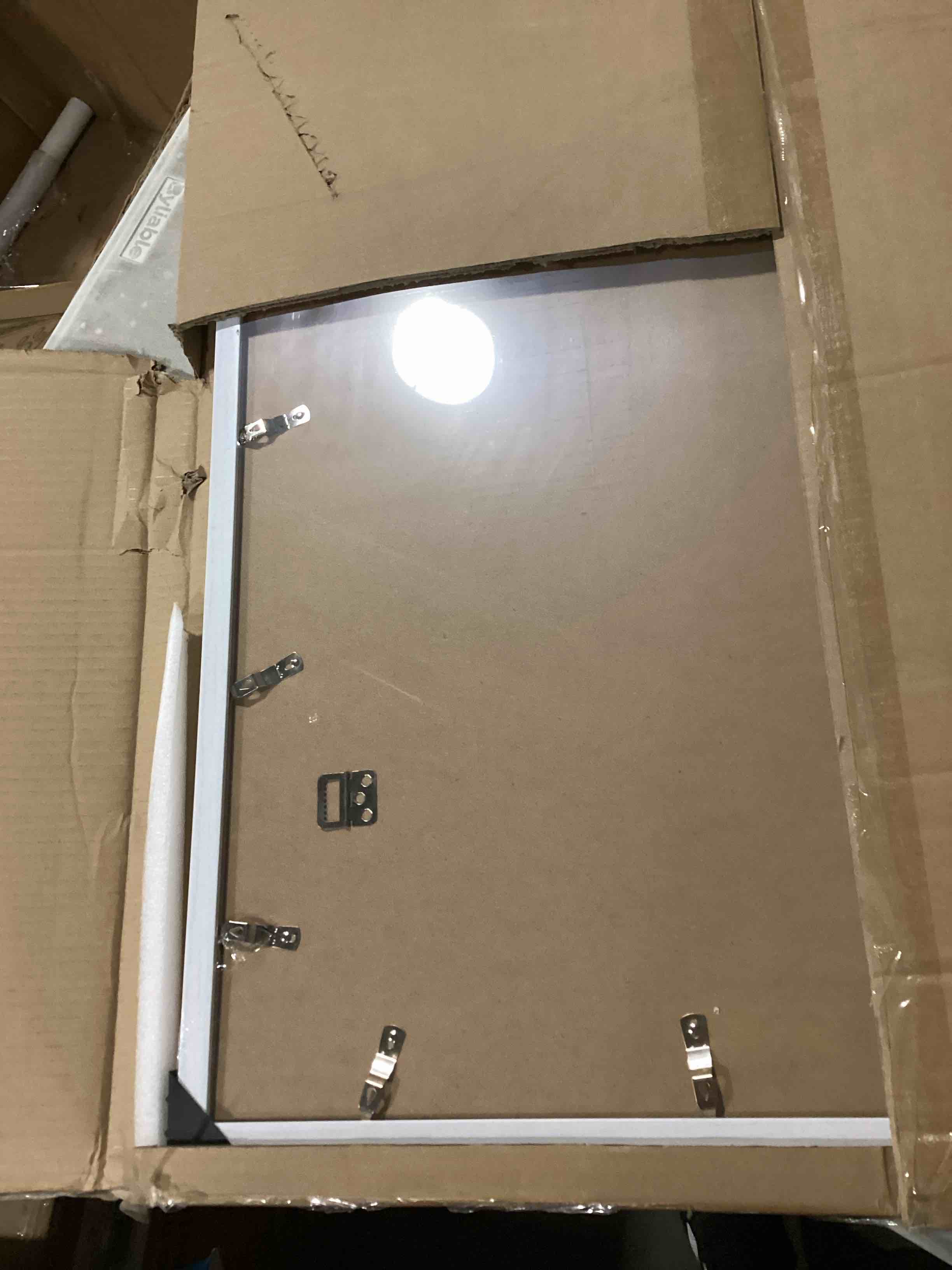 https://s3.amazonaws.com/lotting-images-prod/bidfta/PNK1293087_1740673152523.jpeg