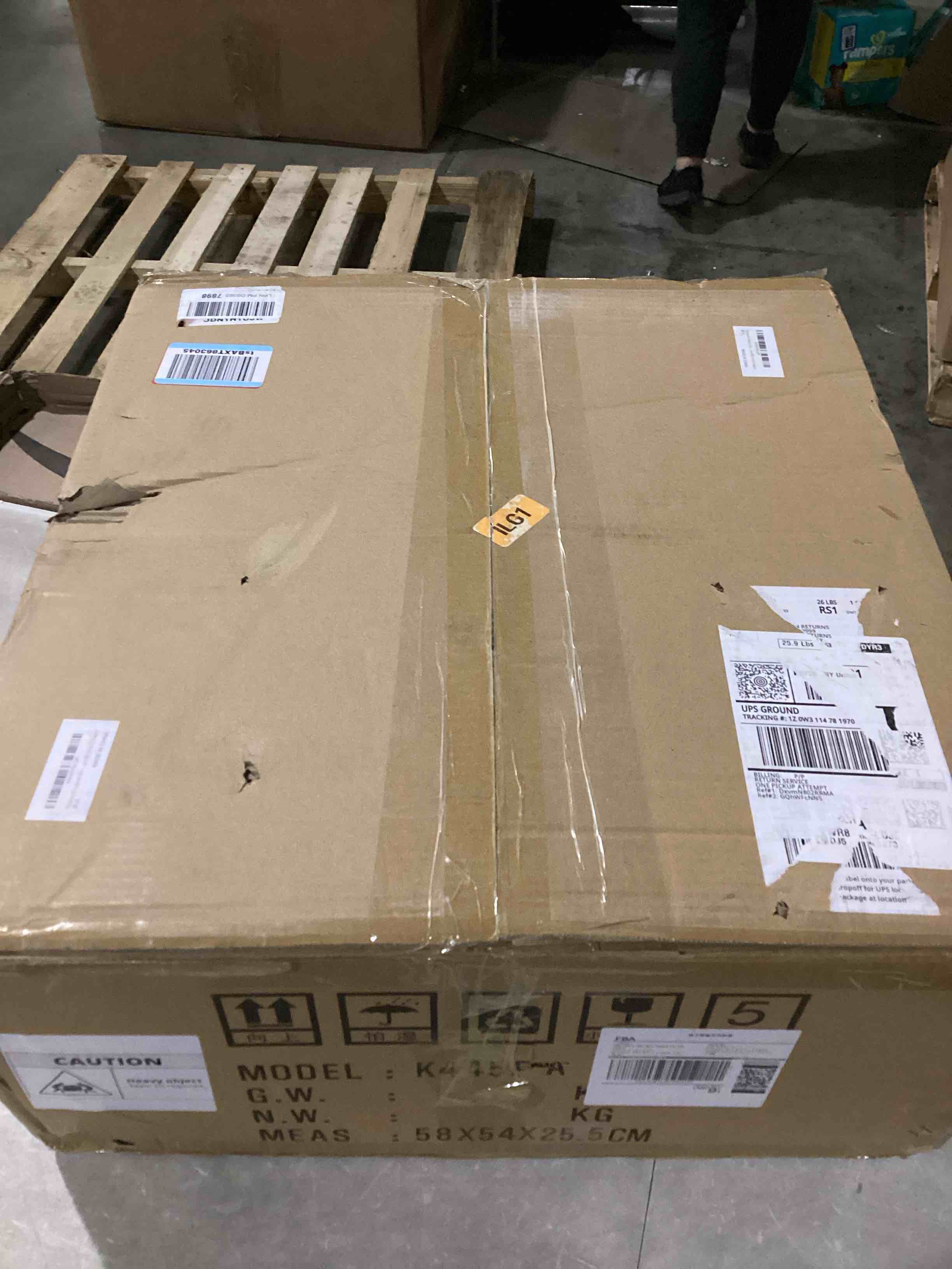 https://s3.amazonaws.com/lotting-images-prod/bidfta/PNK1293236_1740757708395.jpeg