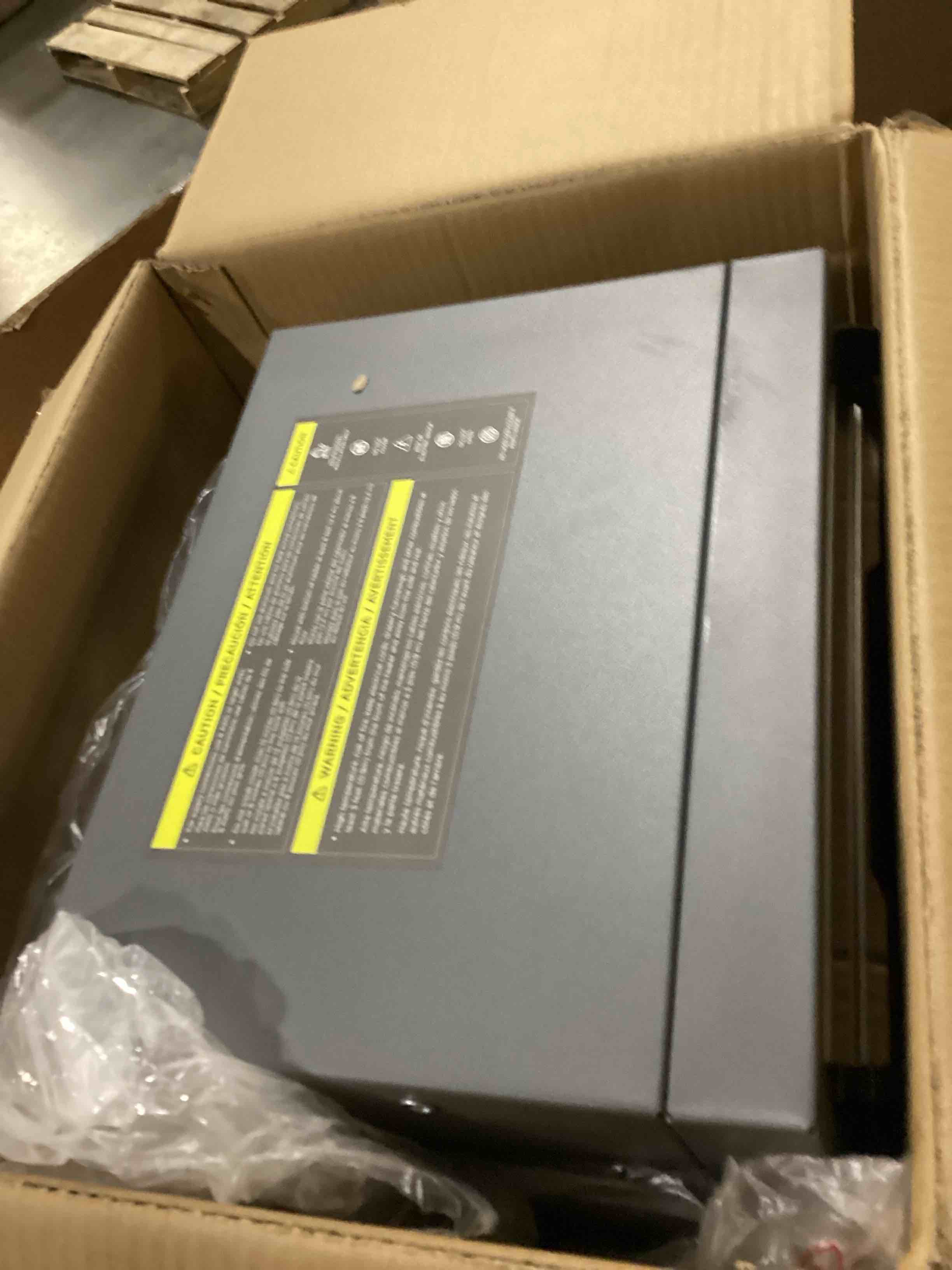https://s3.amazonaws.com/lotting-images-prod/bidfta/PNK1293314_1740773260346.jpeg