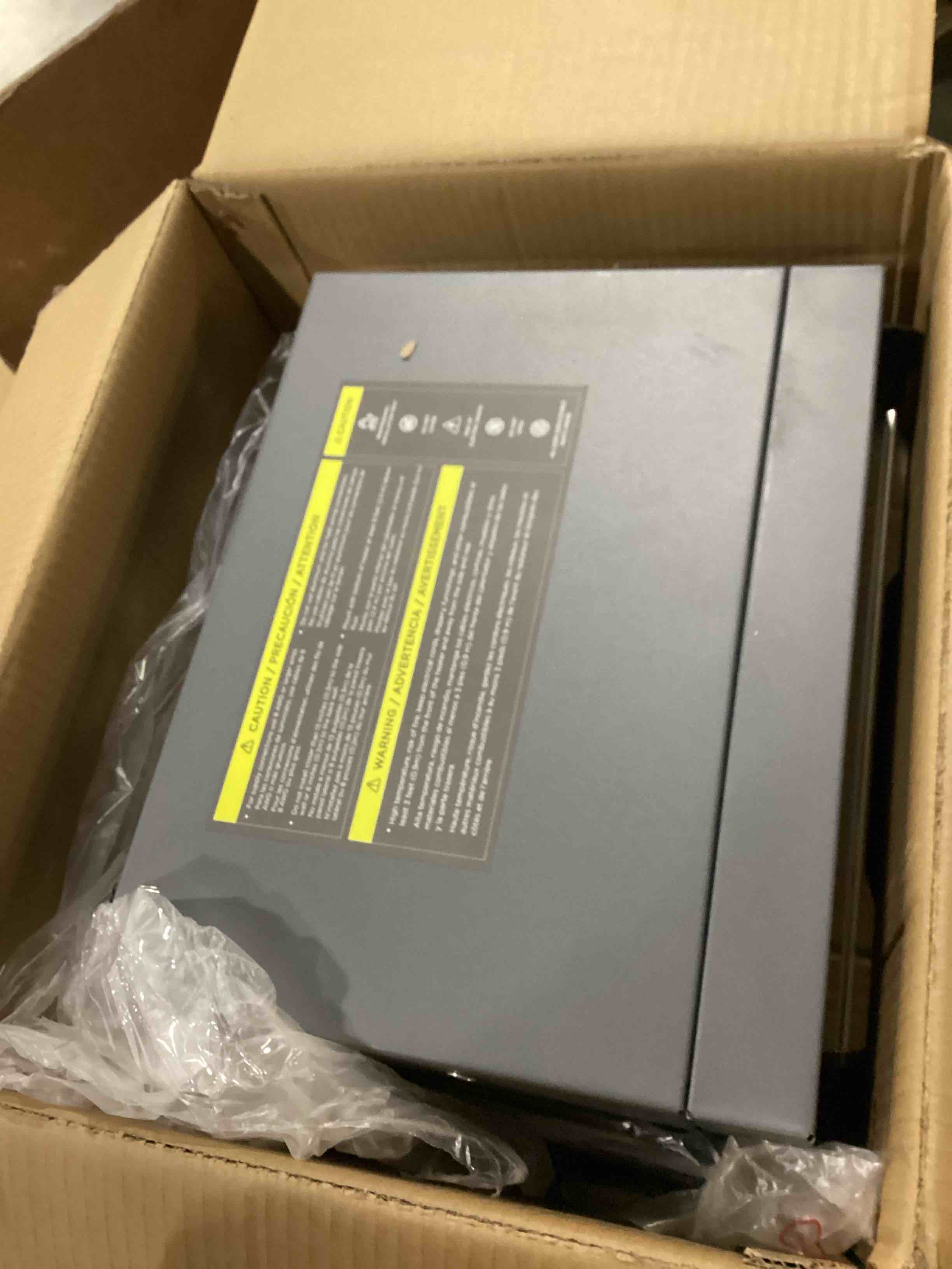 https://s3.amazonaws.com/lotting-images-prod/bidfta/PNK1293314_1740773263140.jpeg