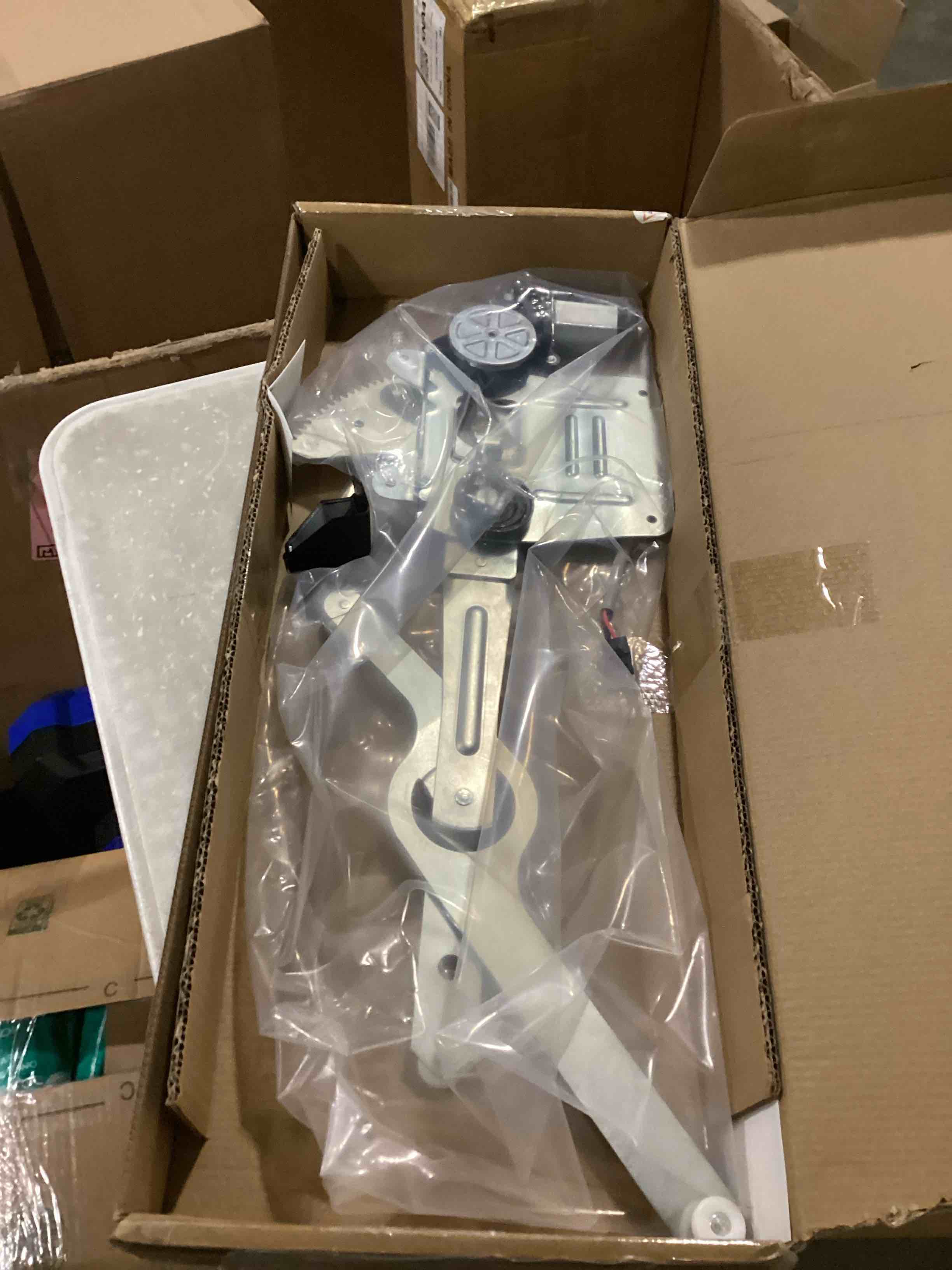 https://s3.amazonaws.com/lotting-images-prod/bidfta/PNK1293398_1741018421263.jpeg