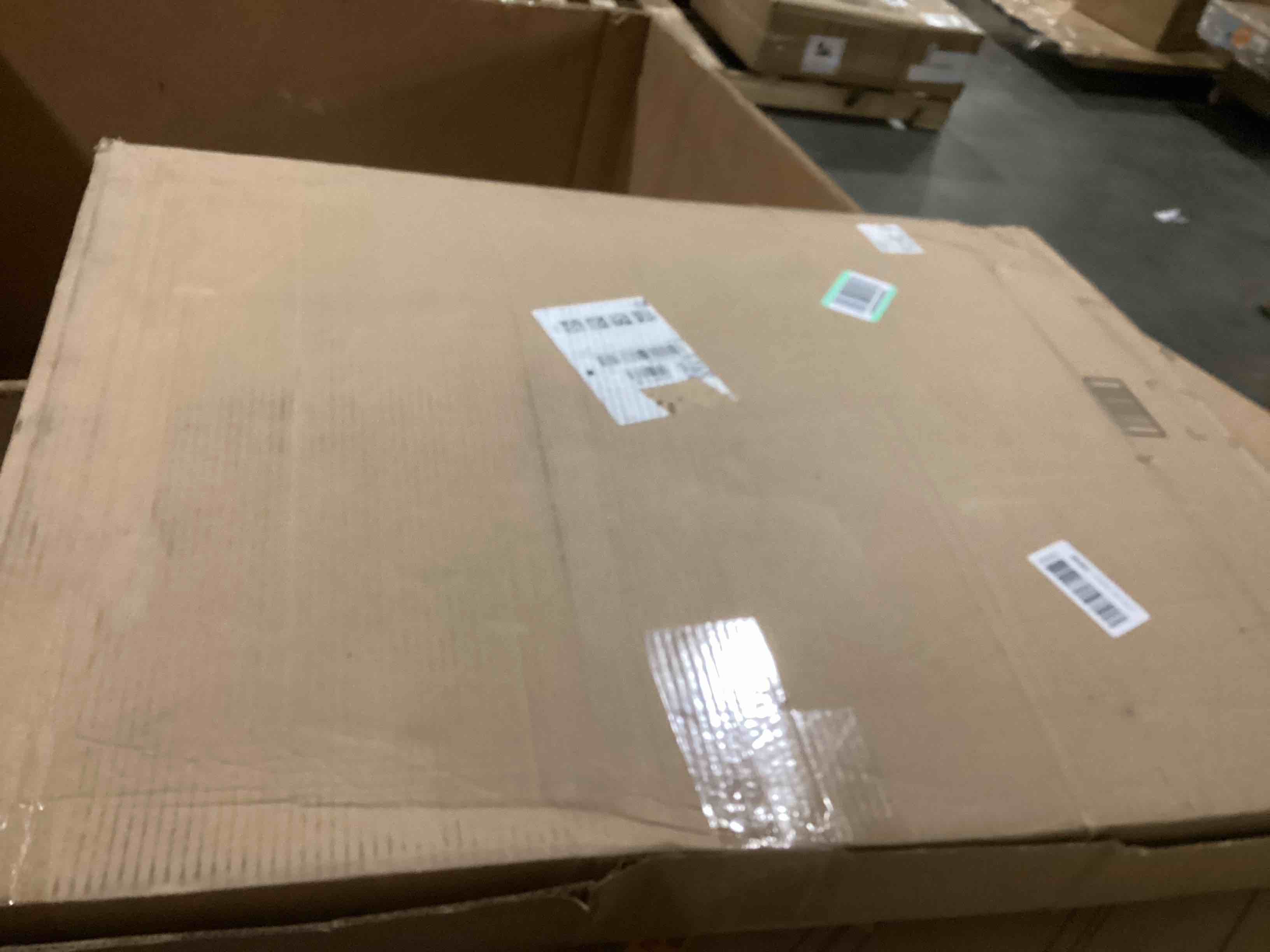 https://s3.amazonaws.com/lotting-images-prod/bidfta/PNK1293922_1741277186924.jpeg