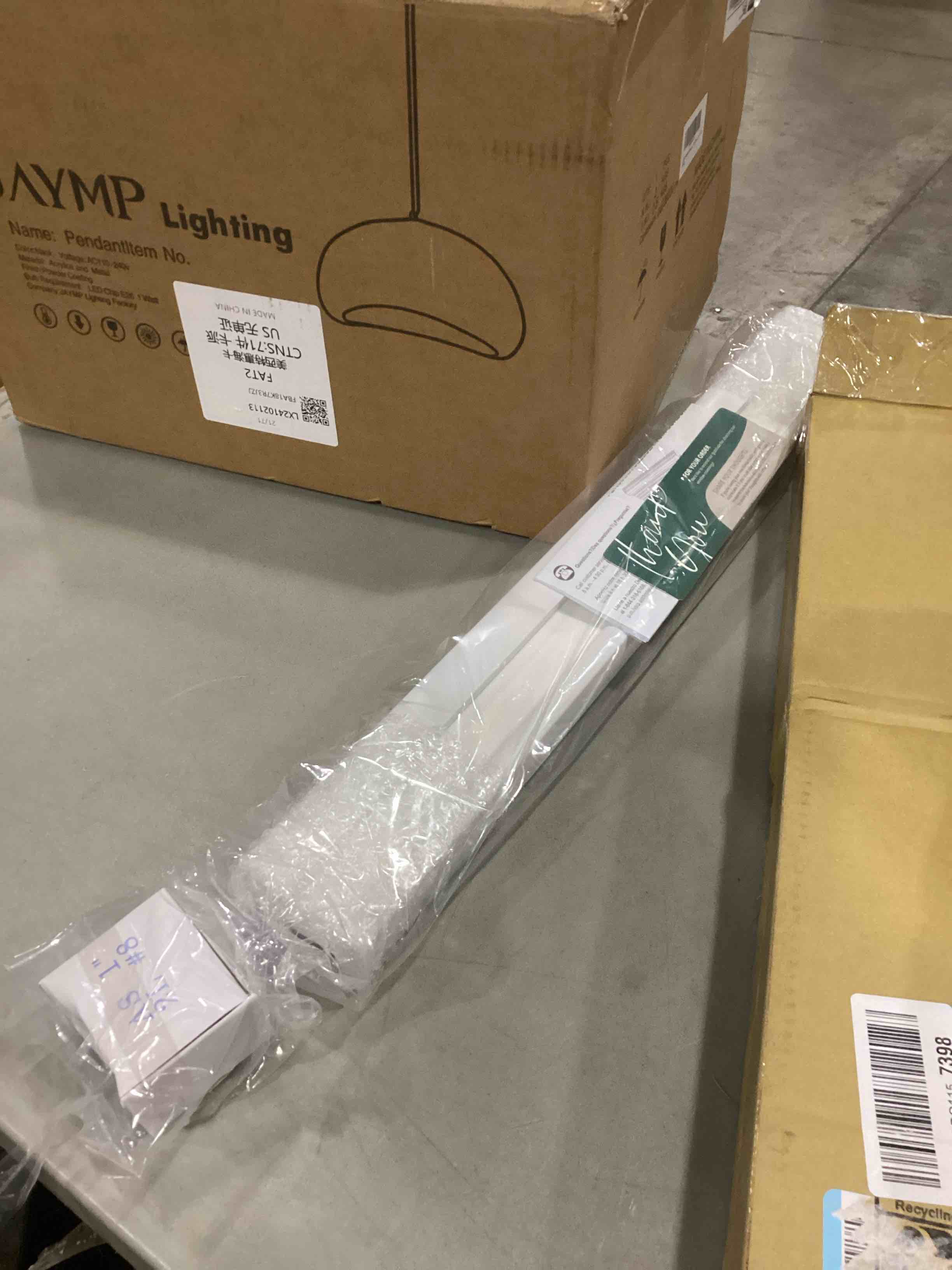 https://s3.amazonaws.com/lotting-images-prod/bidfta/PNK1294288_1743164868173.jpeg