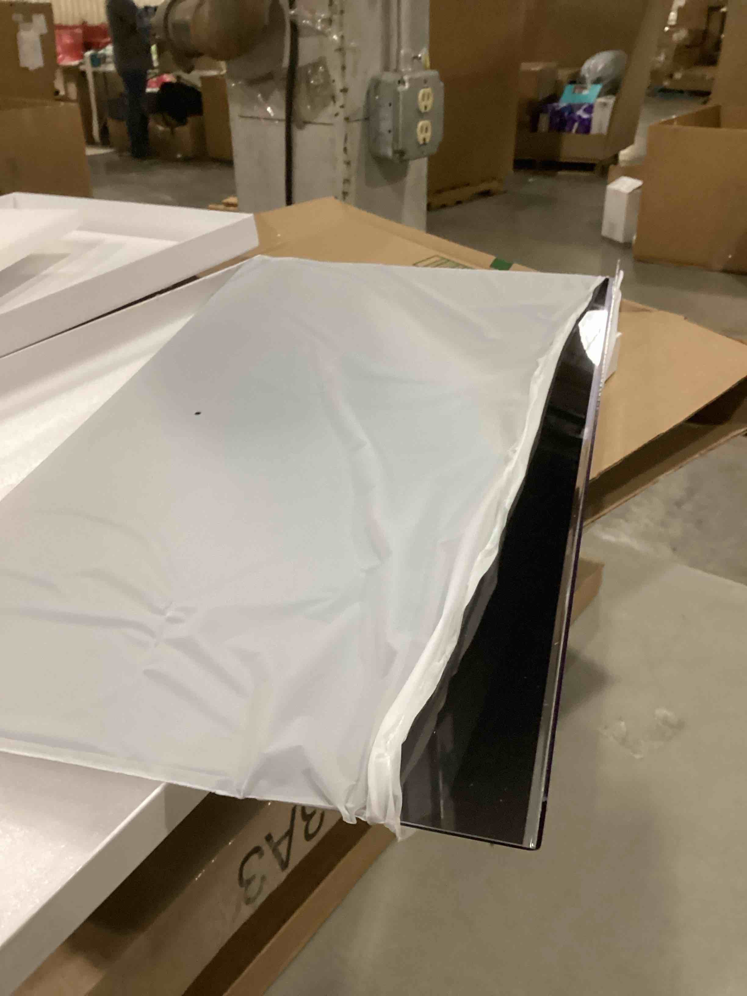 https://s3.amazonaws.com/lotting-images-prod/bidfta/PNK1294418_1743422218286.jpeg