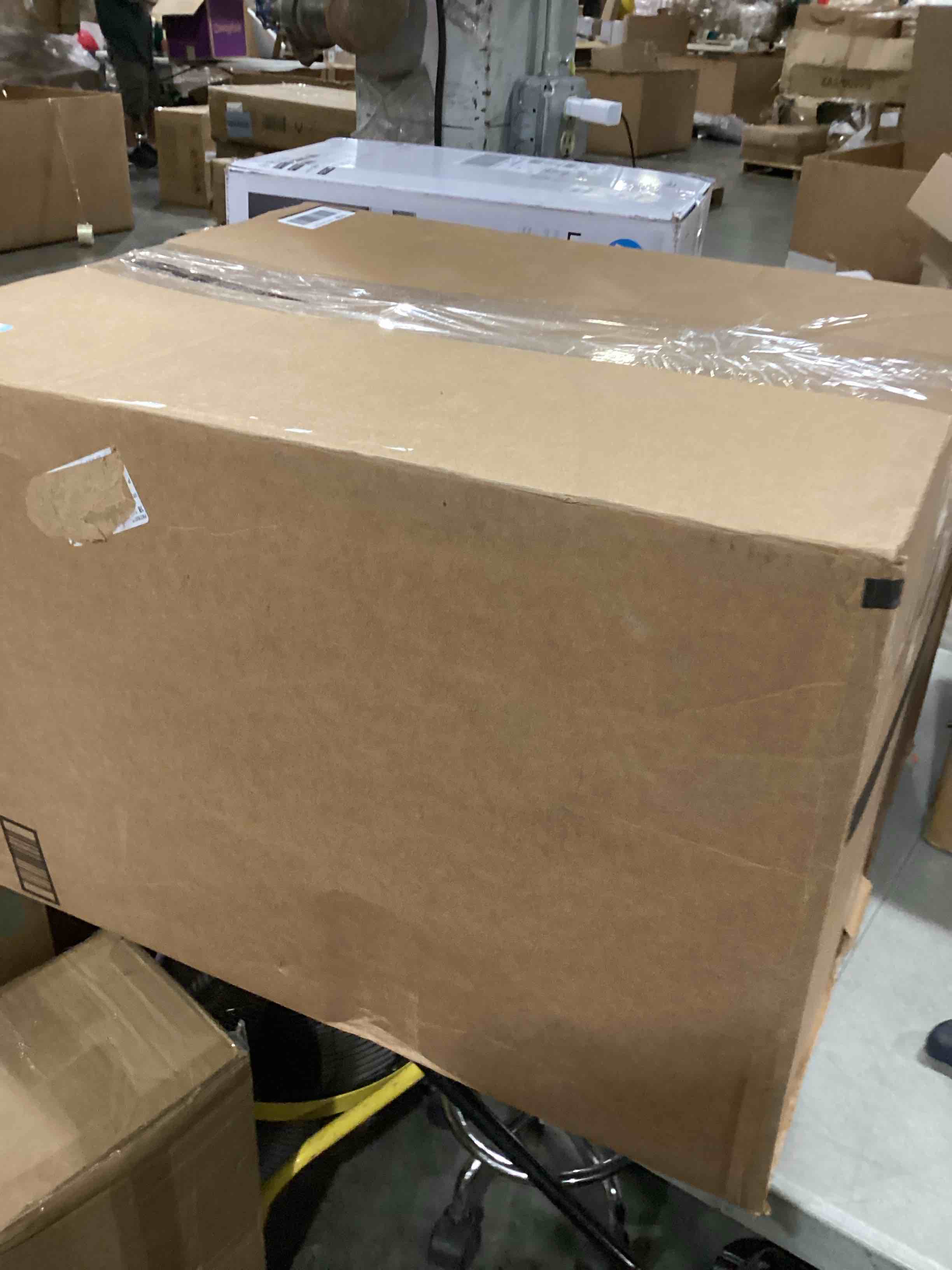 https://s3.amazonaws.com/lotting-images-prod/bidfta/PNK1295261_1743779324291.jpeg