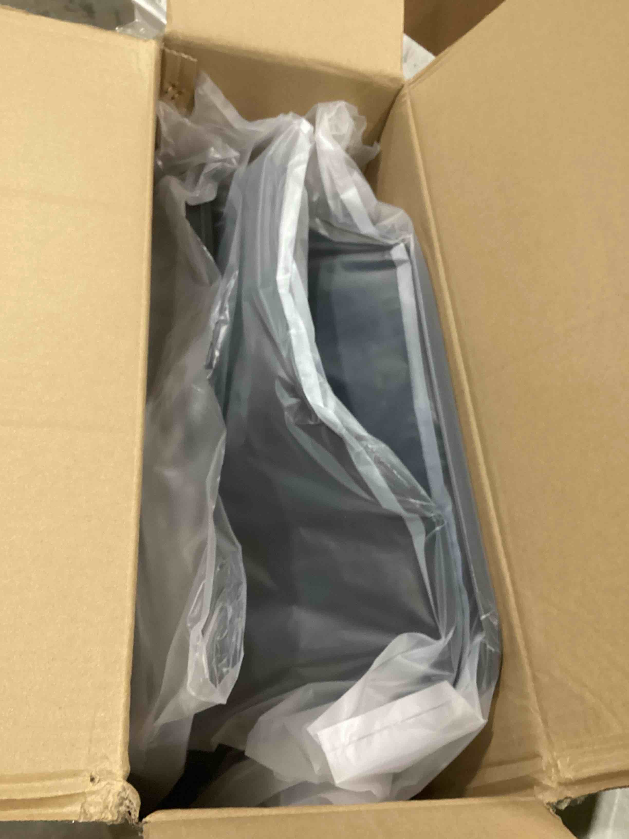https://s3.amazonaws.com/lotting-images-prod/bidfta/PNK1295507_1744047426347.jpeg