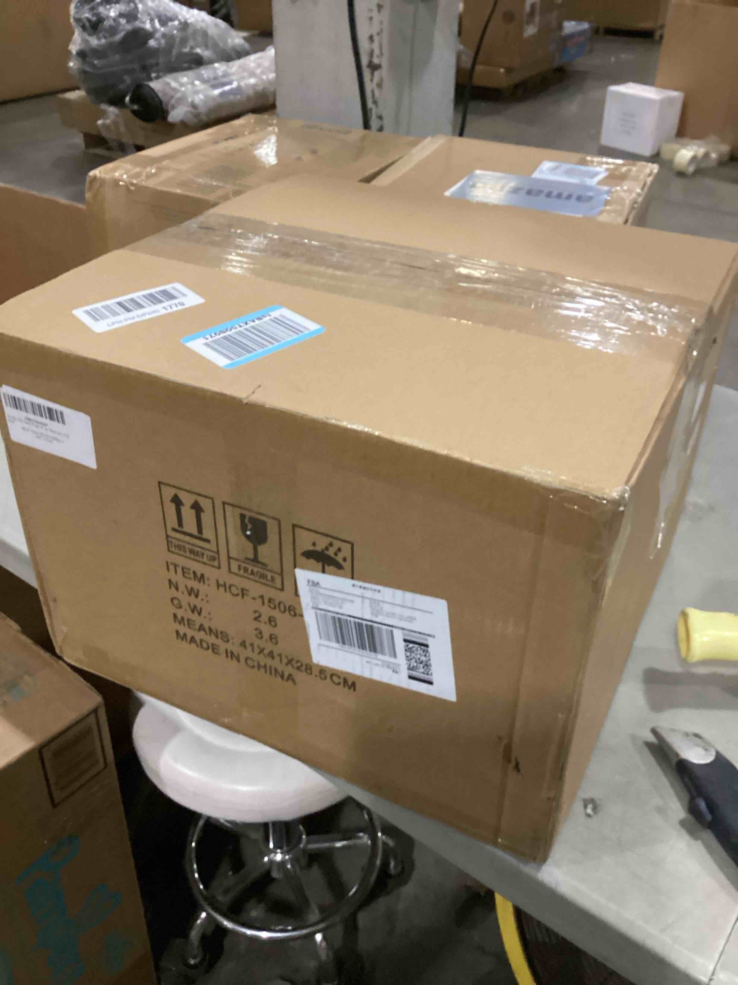 https://s3.amazonaws.com/lotting-images-prod/bidfta/PNK1295551_1744198437124.jpeg