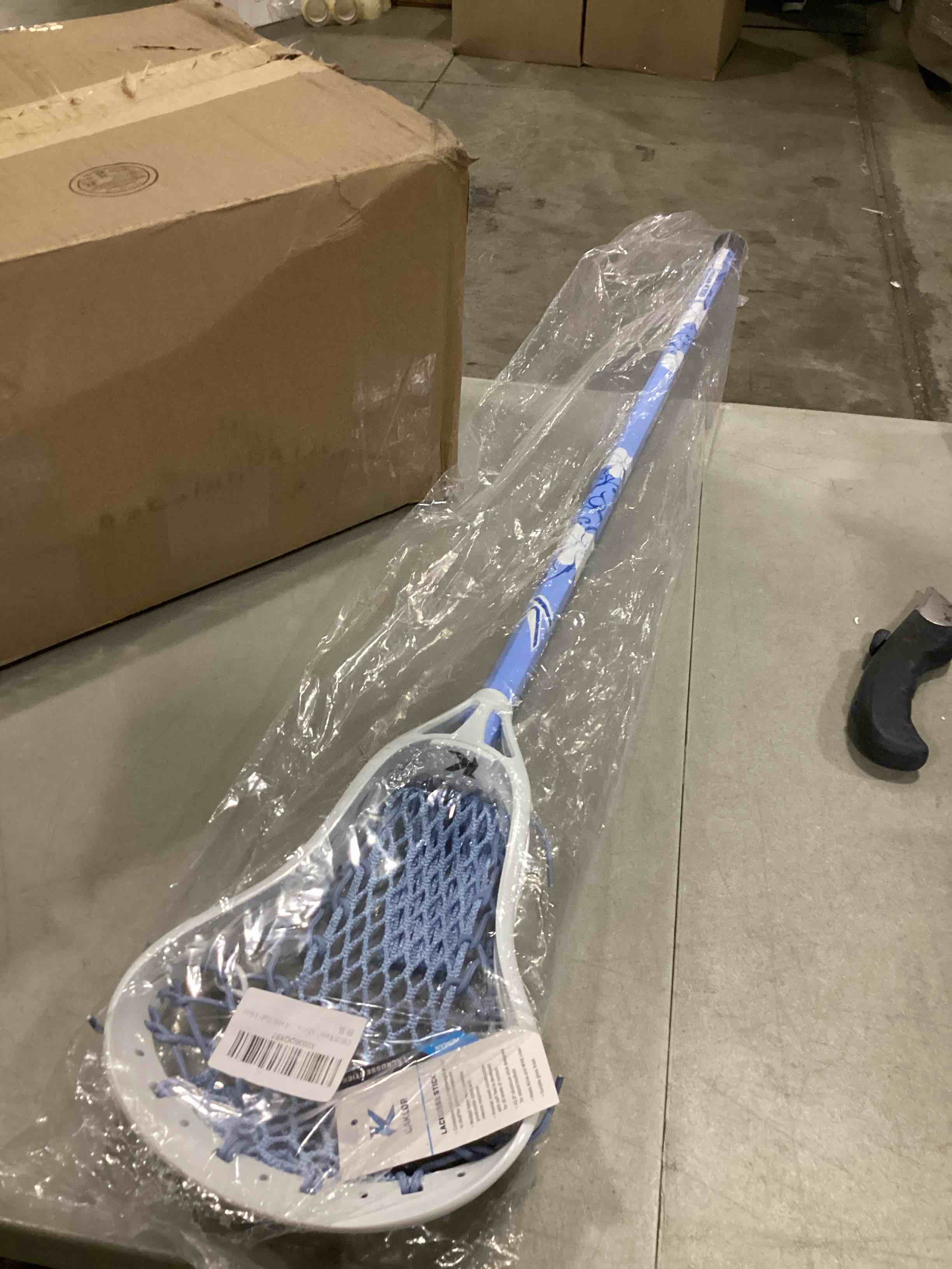 https://s3.amazonaws.com/lotting-images-prod/bidfta/PNK1295620_1744206380293.jpeg