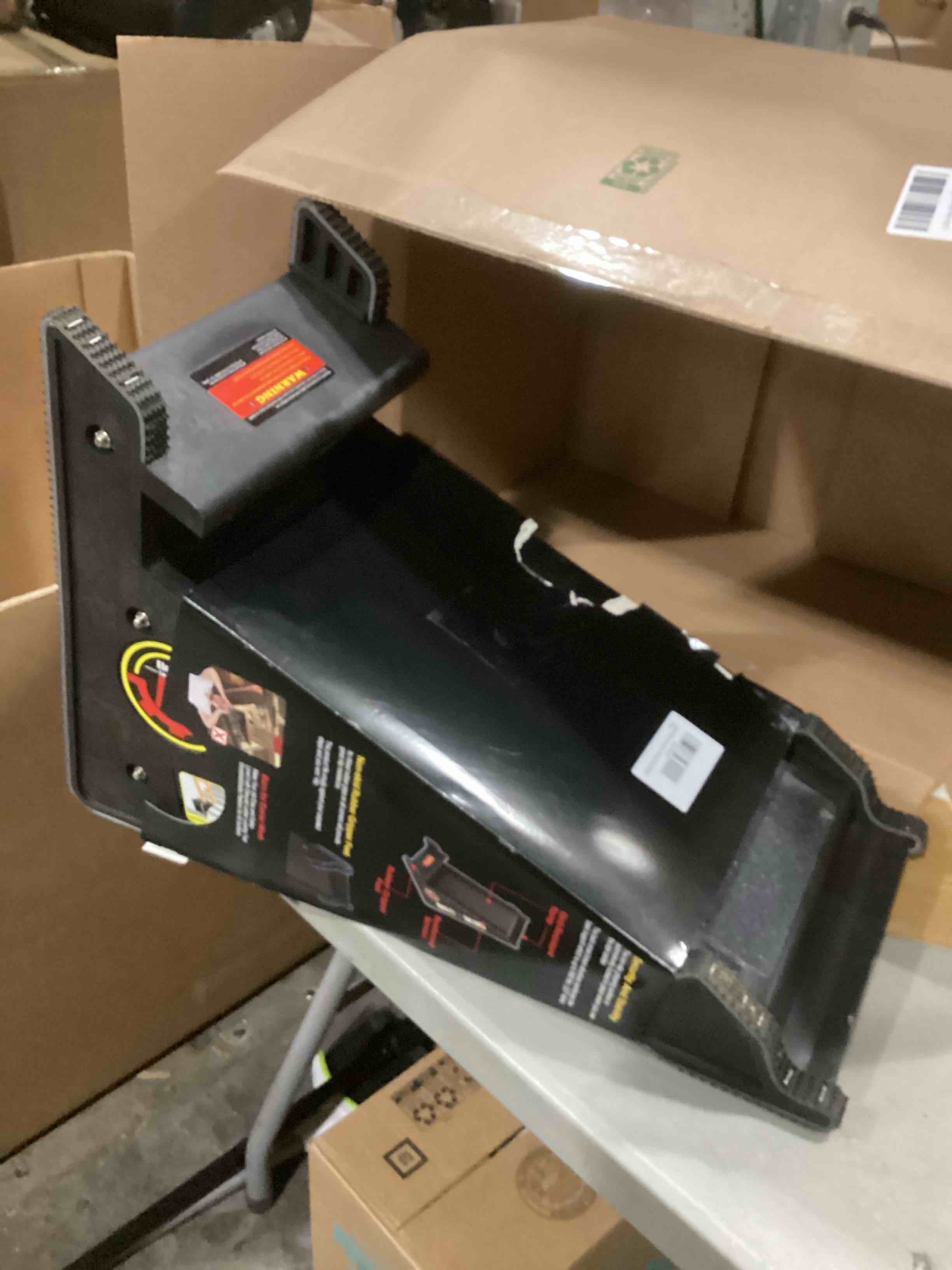 https://s3.amazonaws.com/lotting-images-prod/bidfta/PNK1295928_1744376994751.jpeg