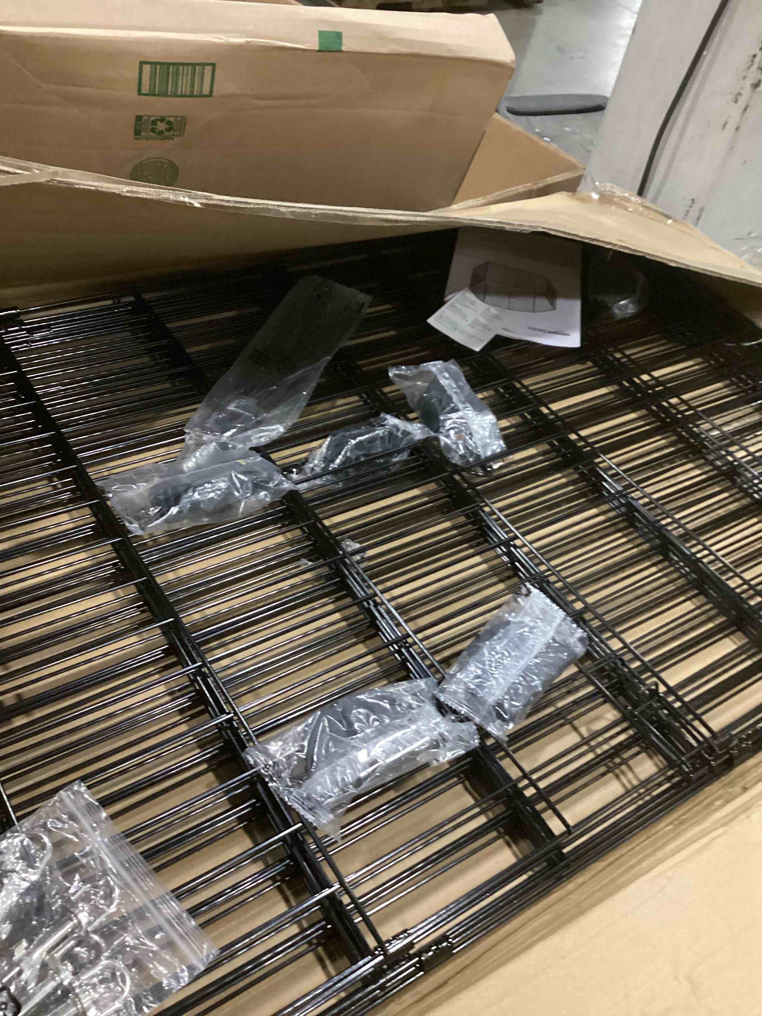 https://s3.amazonaws.com/lotting-images-prod/bidfta/PNK1296012_1744393978020.jpeg