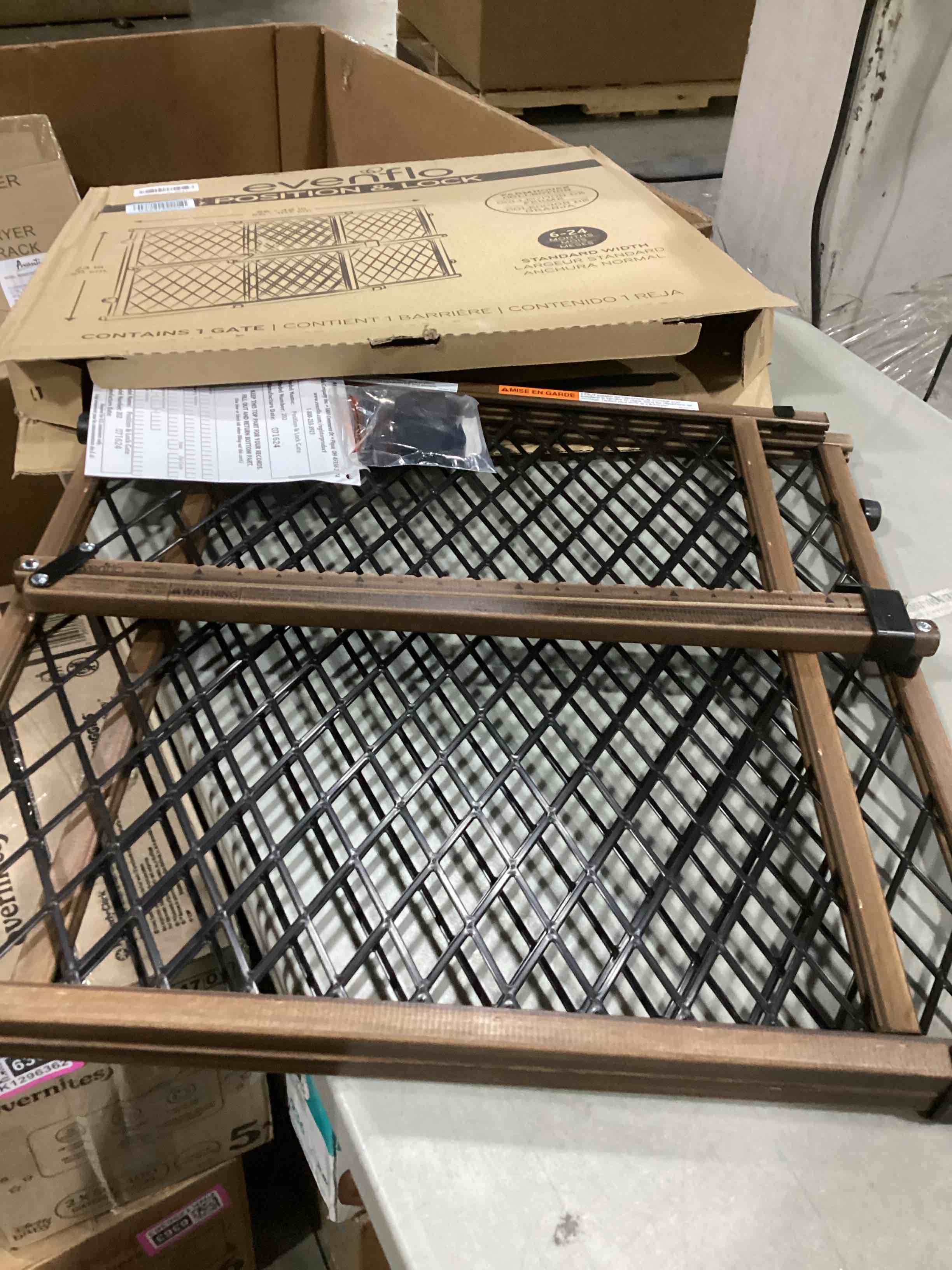 https://s3.amazonaws.com/lotting-images-prod/bidfta/PNK1296656_1744822873970.jpeg