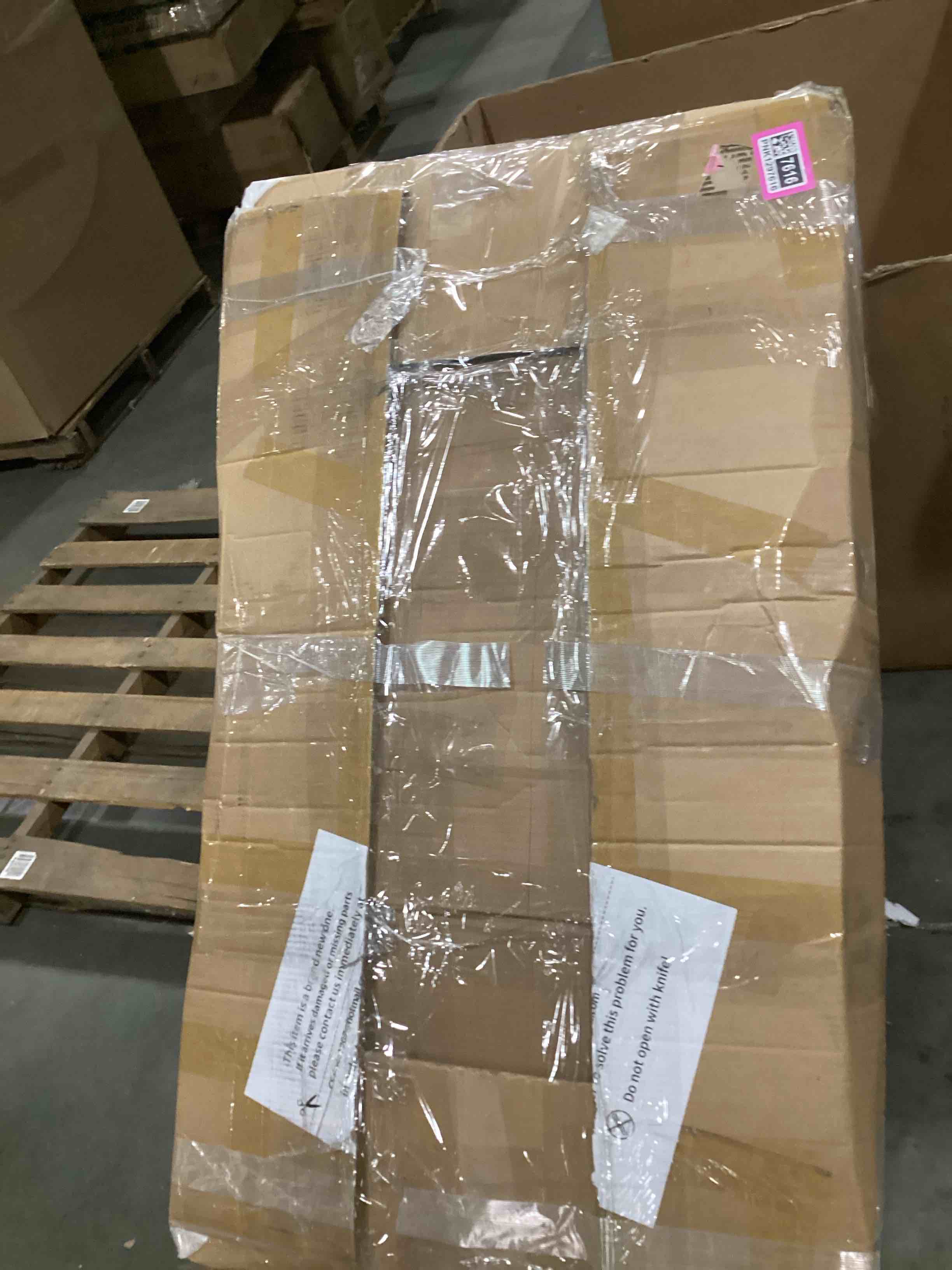 https://s3.amazonaws.com/lotting-images-prod/bidfta/PNK1297616_1740156226252.jpeg