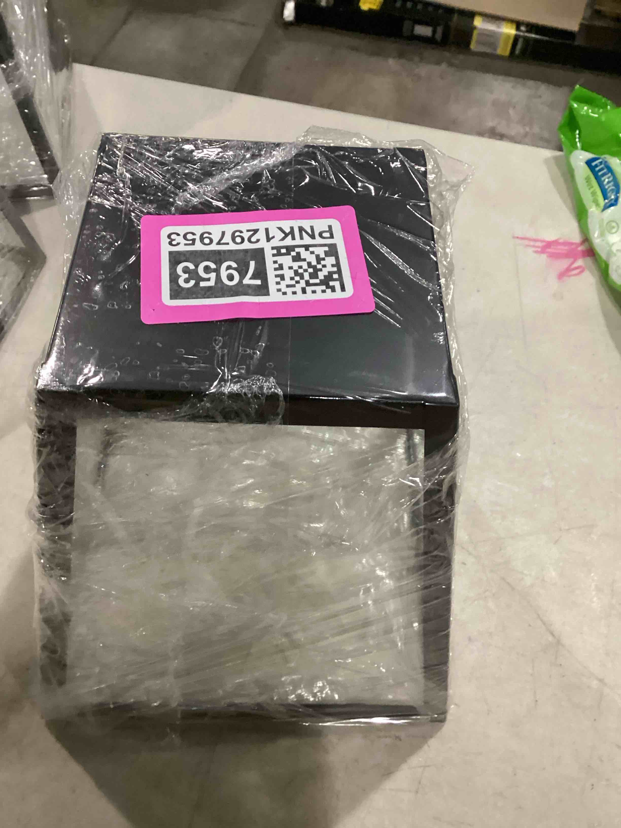 https://s3.amazonaws.com/lotting-images-prod/bidfta/PNK1297952_1740508068022.jpeg