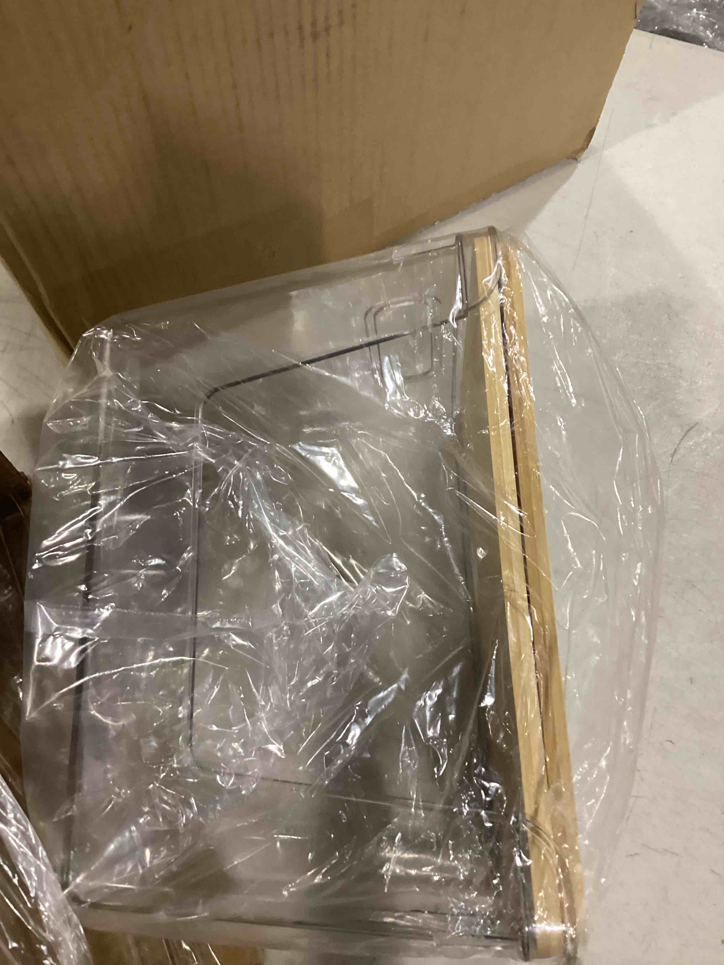 https://s3.amazonaws.com/lotting-images-prod/bidfta/PNK1298470_1741180733215.jpeg