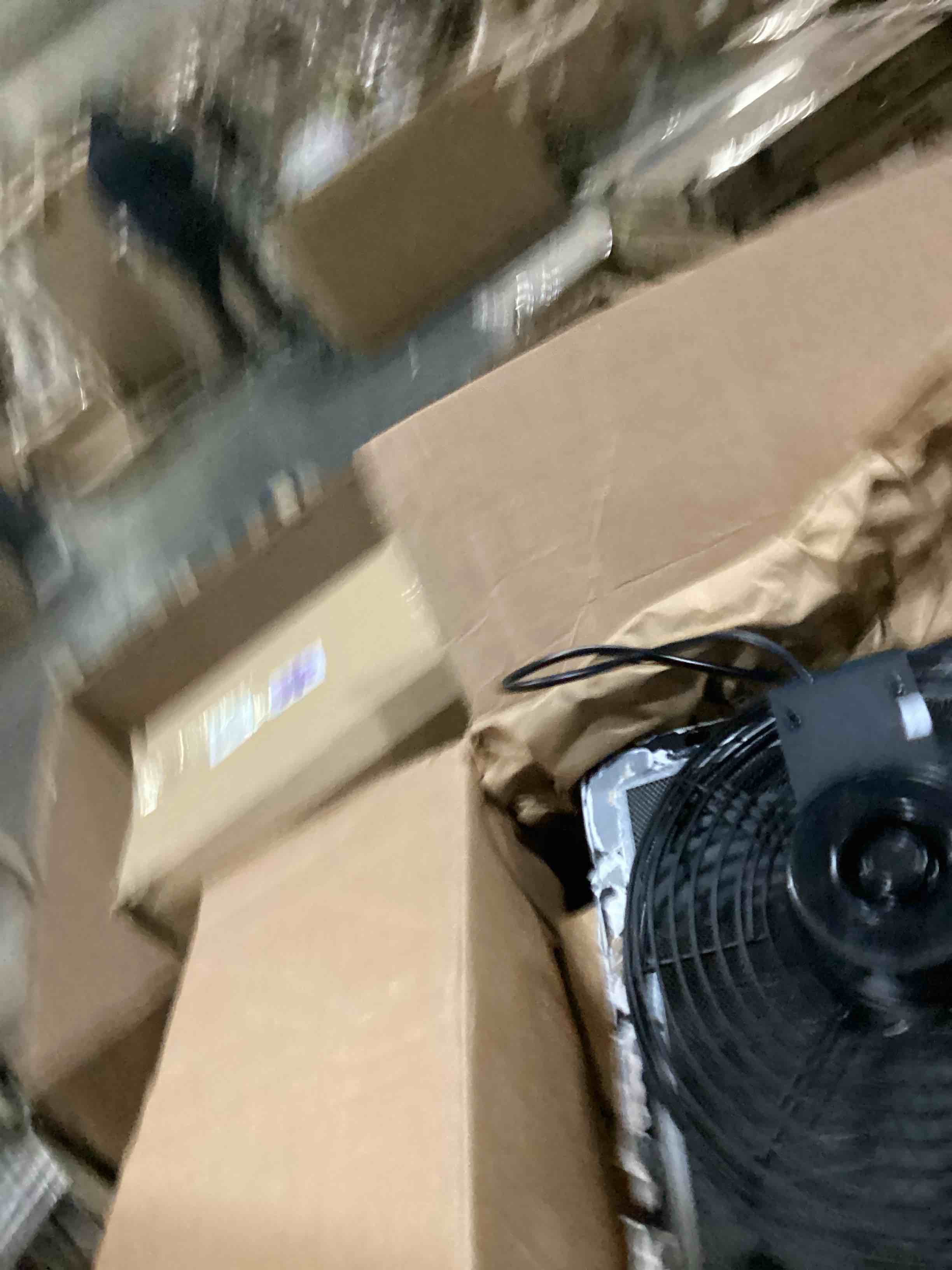 https://s3.amazonaws.com/lotting-images-prod/bidfta/PNK1298625_1741267732251.jpeg