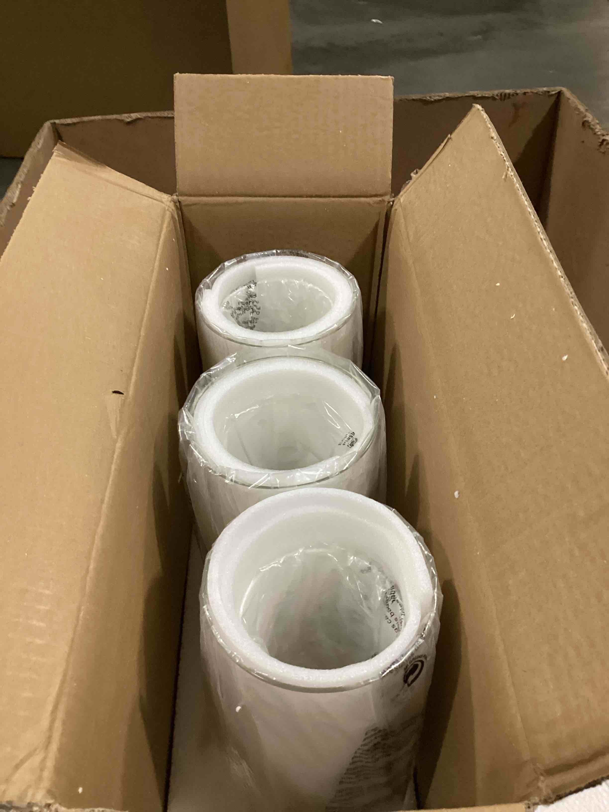 https://s3.amazonaws.com/lotting-images-prod/bidfta/PNK1298654_1741277868196.jpeg