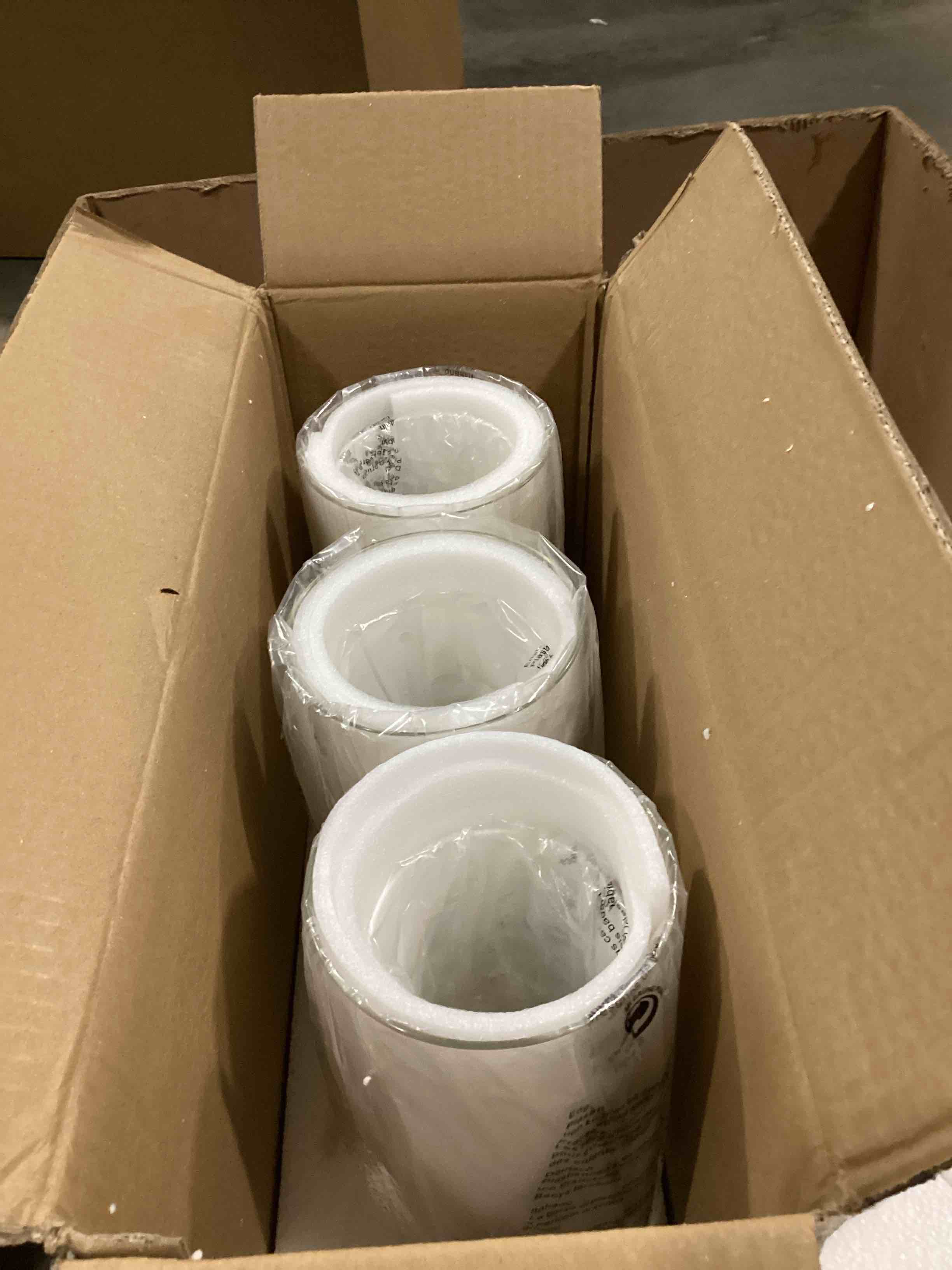 https://s3.amazonaws.com/lotting-images-prod/bidfta/PNK1298654_1741277869089.jpeg