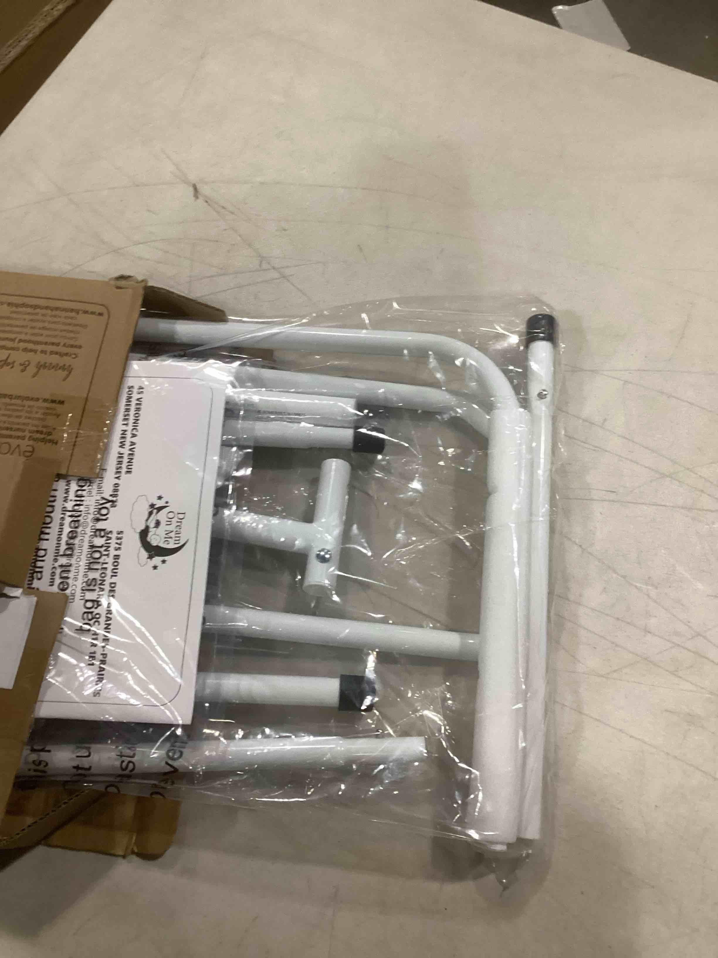 https://s3.amazonaws.com/lotting-images-prod/bidfta/PNK1298839_1741365127281.jpeg
