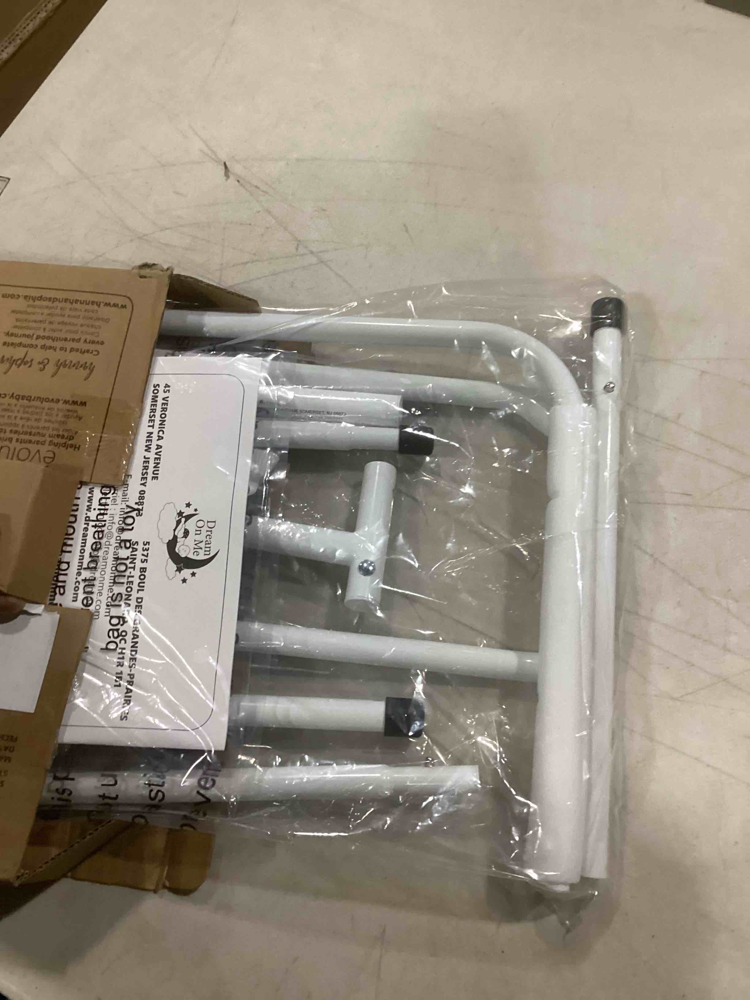 https://s3.amazonaws.com/lotting-images-prod/bidfta/PNK1298839_1741365128290.jpeg