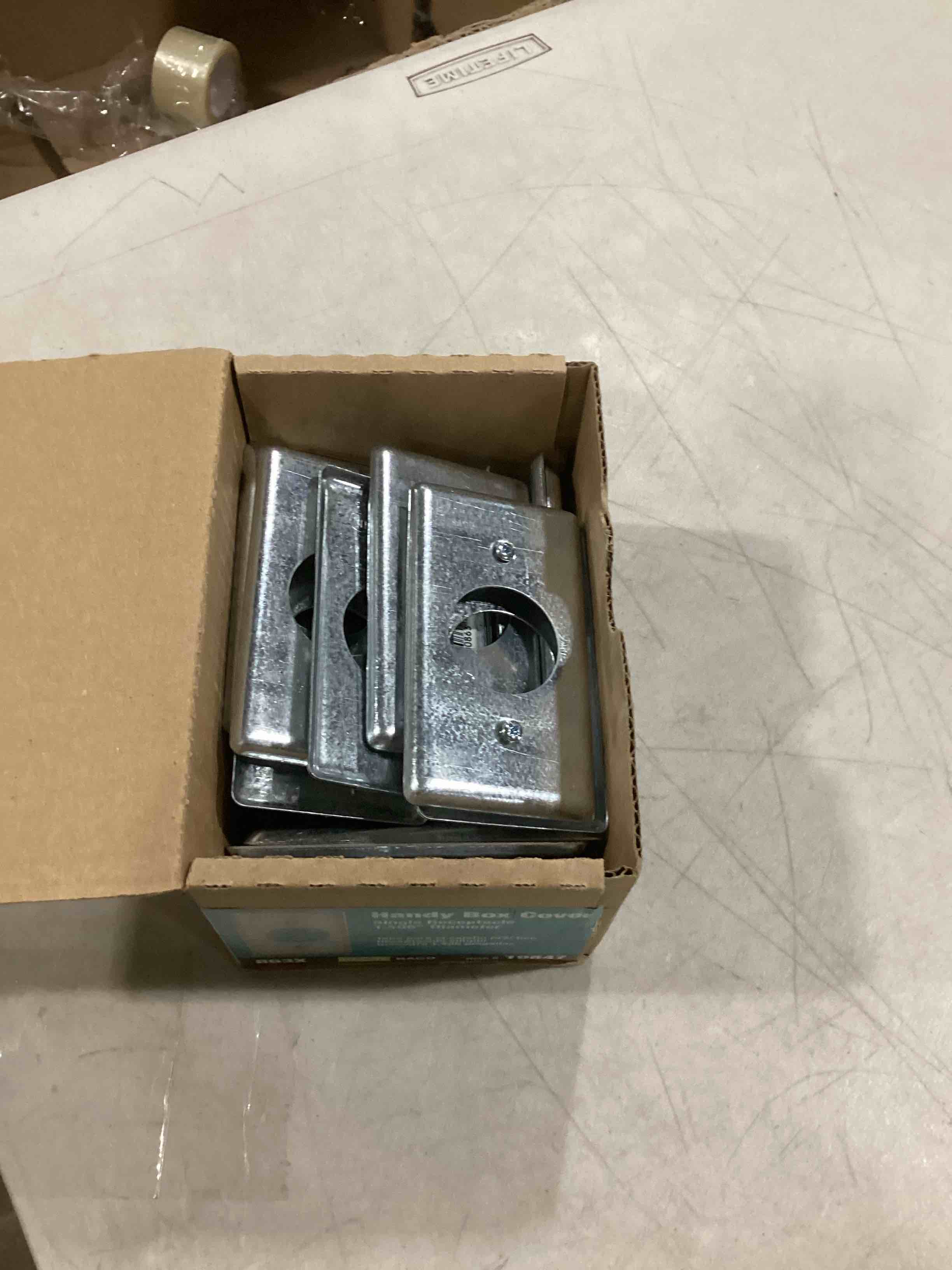https://s3.amazonaws.com/lotting-images-prod/bidfta/PNK1299569_1742300188568.jpeg