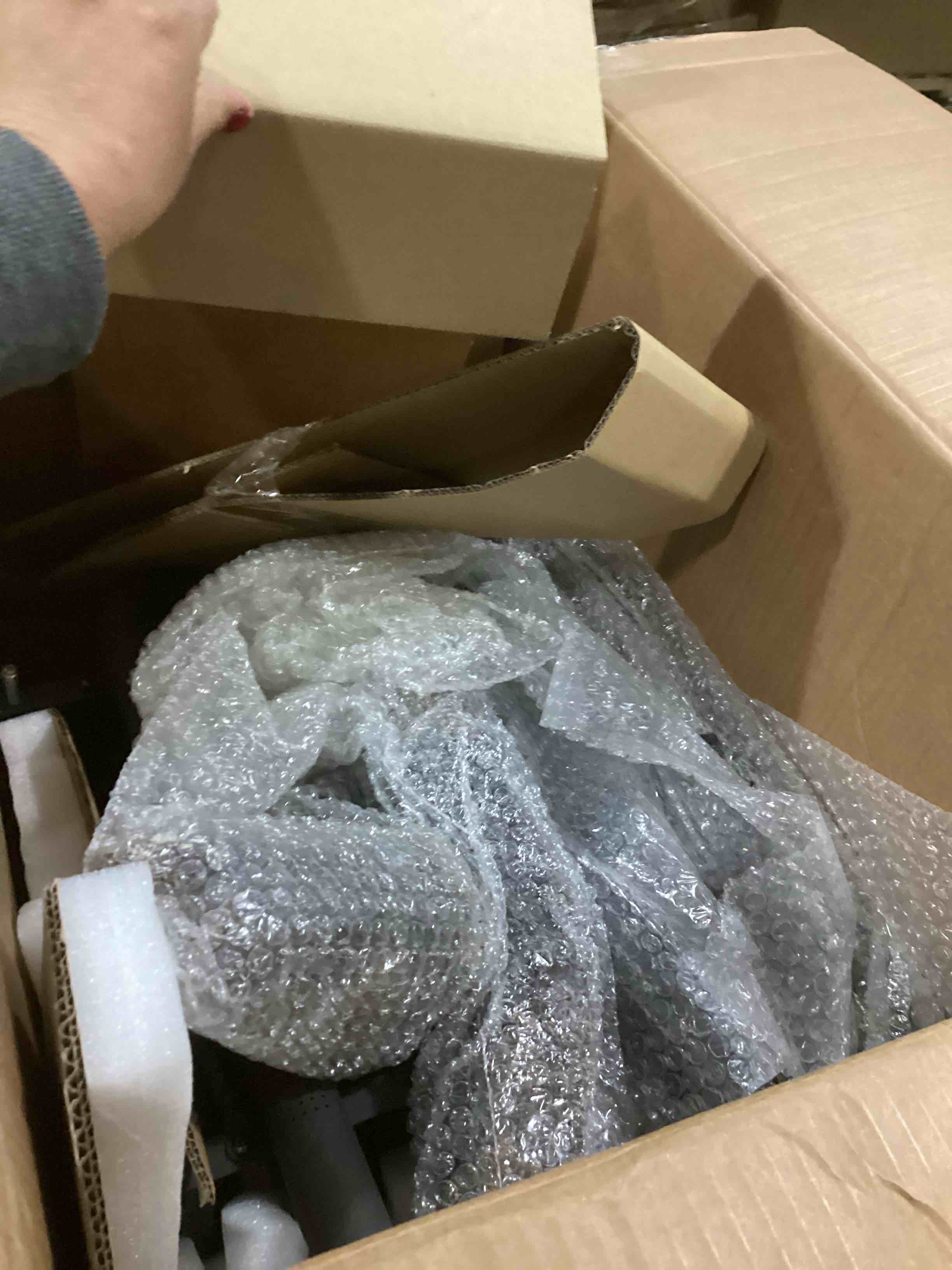 https://s3.amazonaws.com/lotting-images-prod/bidfta/PNK1299612_1742316518026.jpeg