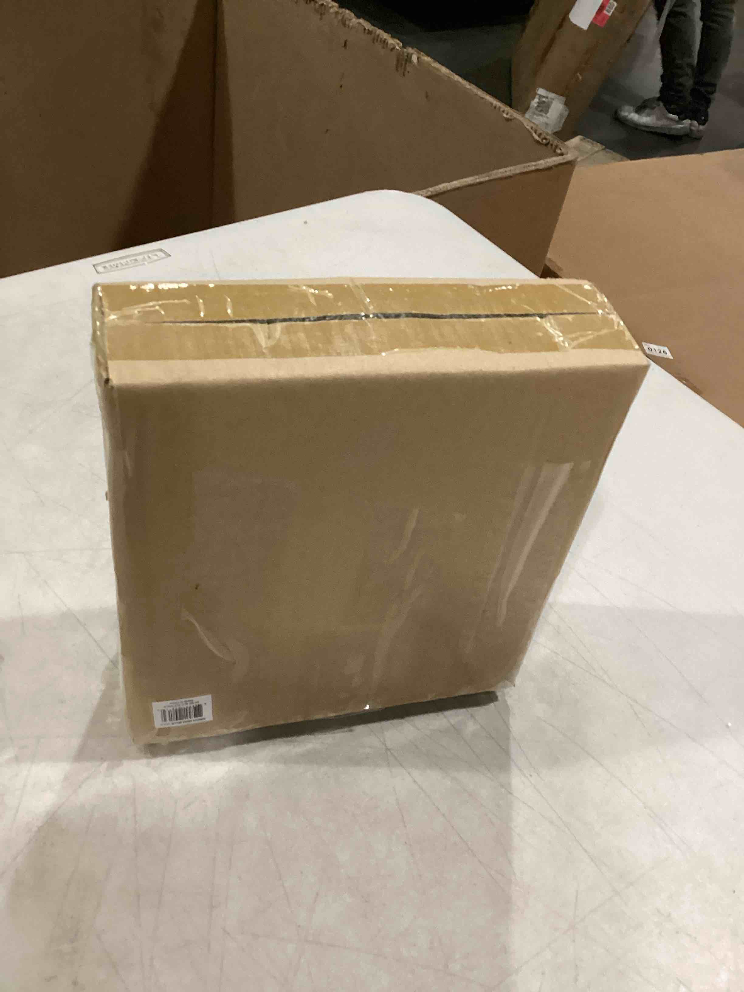 https://s3.amazonaws.com/lotting-images-prod/bidfta/PNK1299811_1742473367400.jpeg