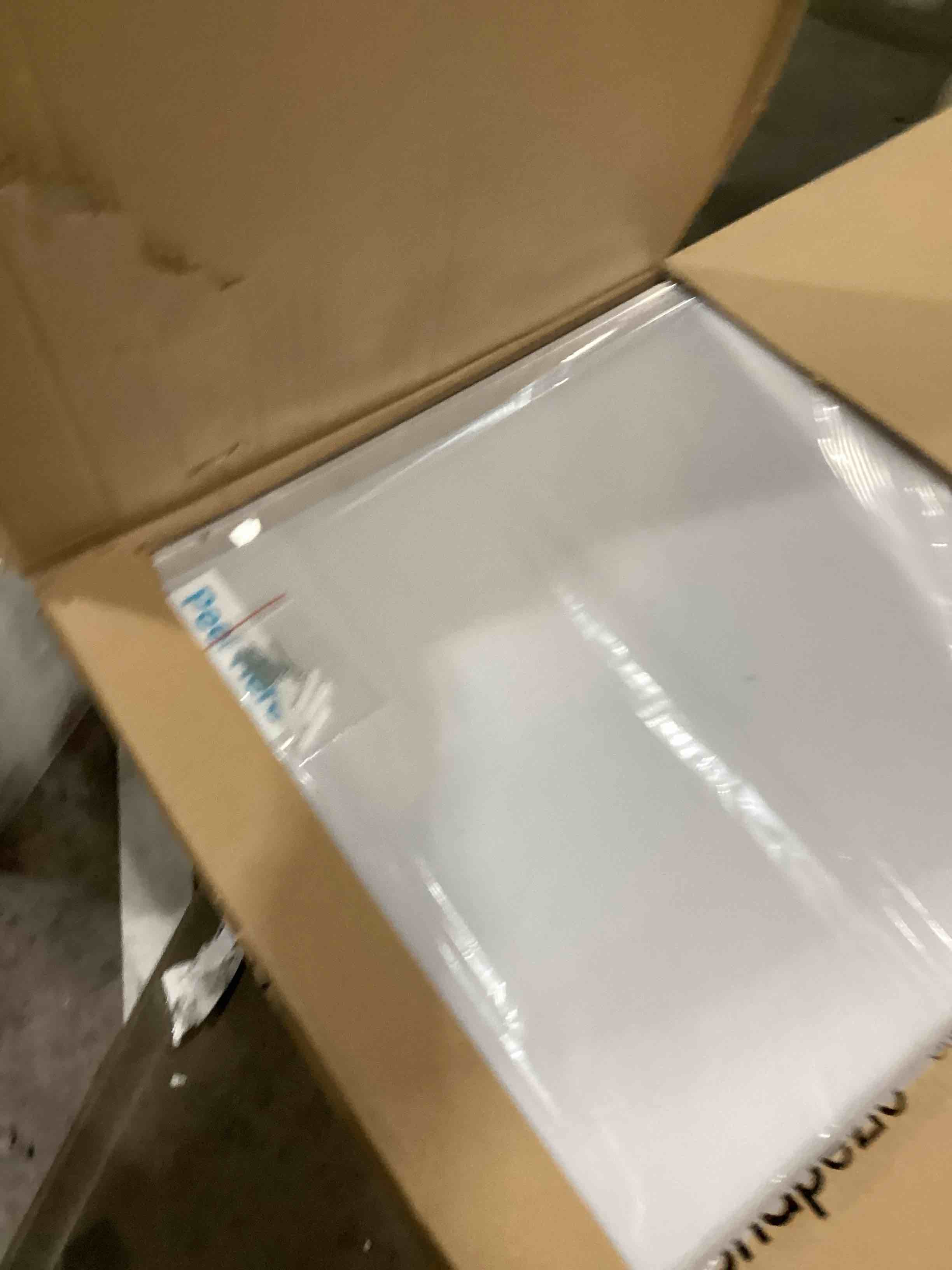 https://s3.amazonaws.com/lotting-images-prod/bidfta/PNK1299908_1742565347486.jpeg