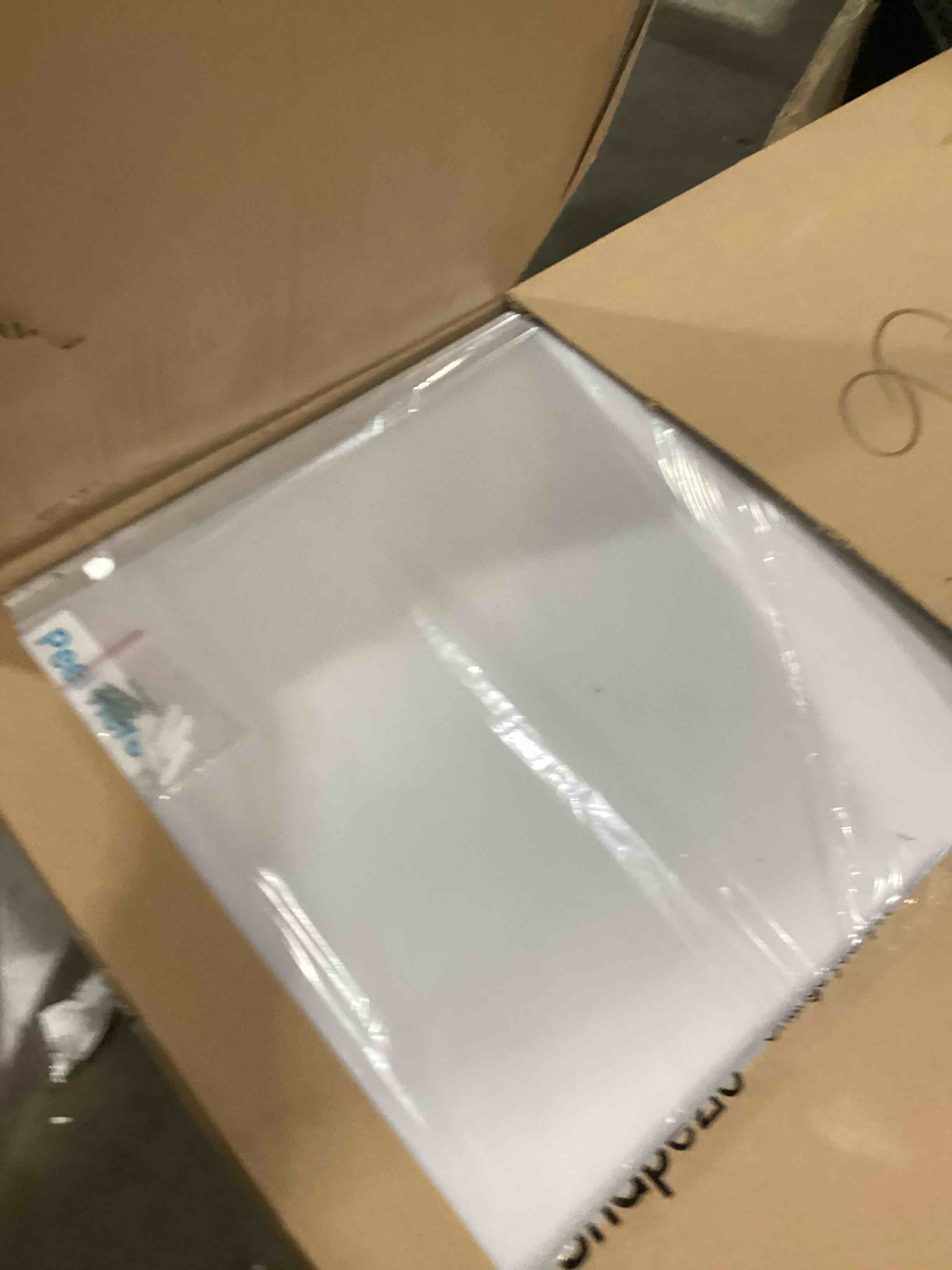https://s3.amazonaws.com/lotting-images-prod/bidfta/PNK1299908_1742565349121.jpeg