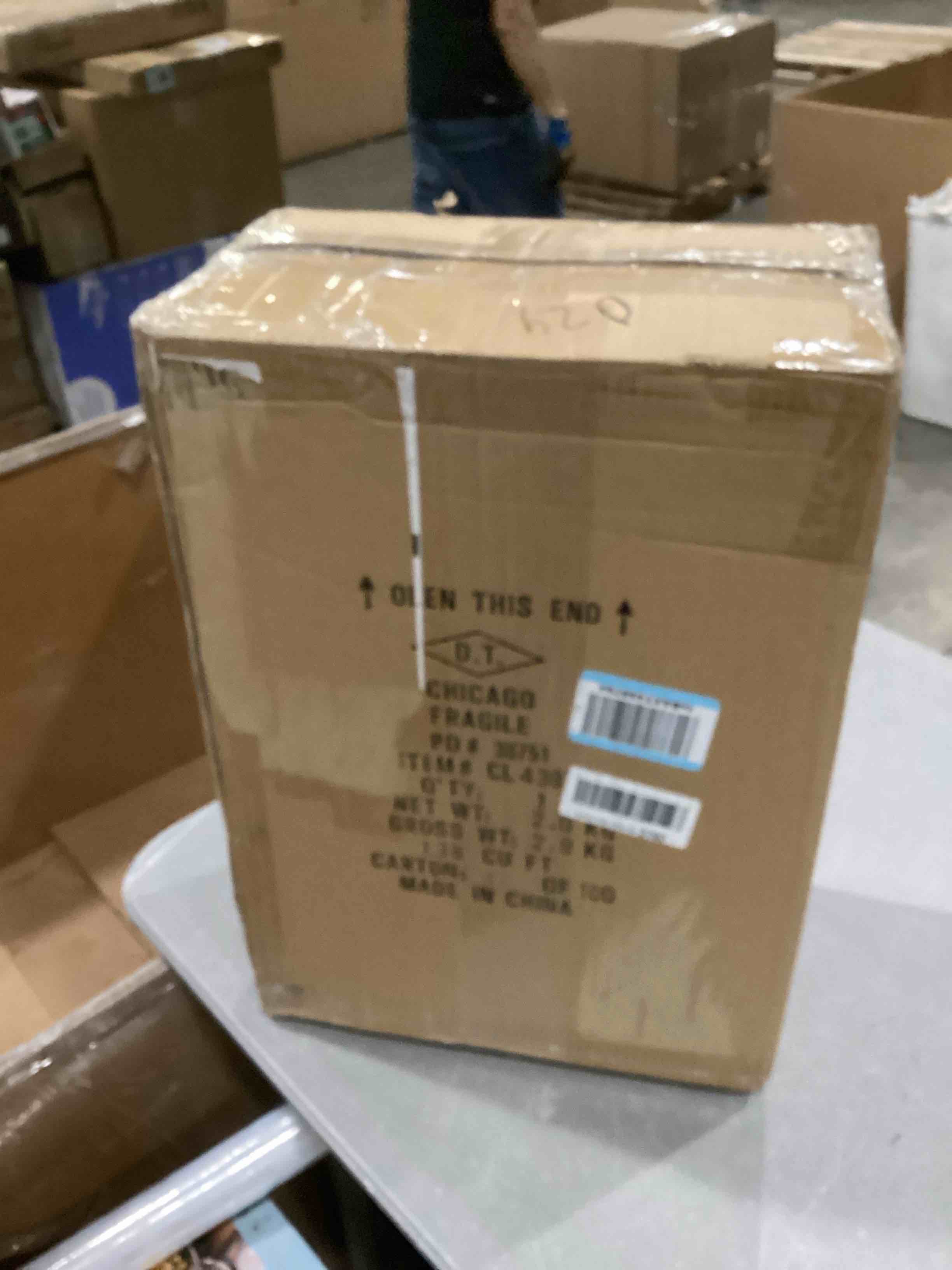https://s3.amazonaws.com/lotting-images-prod/bidfta/PNK1300396_1740756981678.jpeg