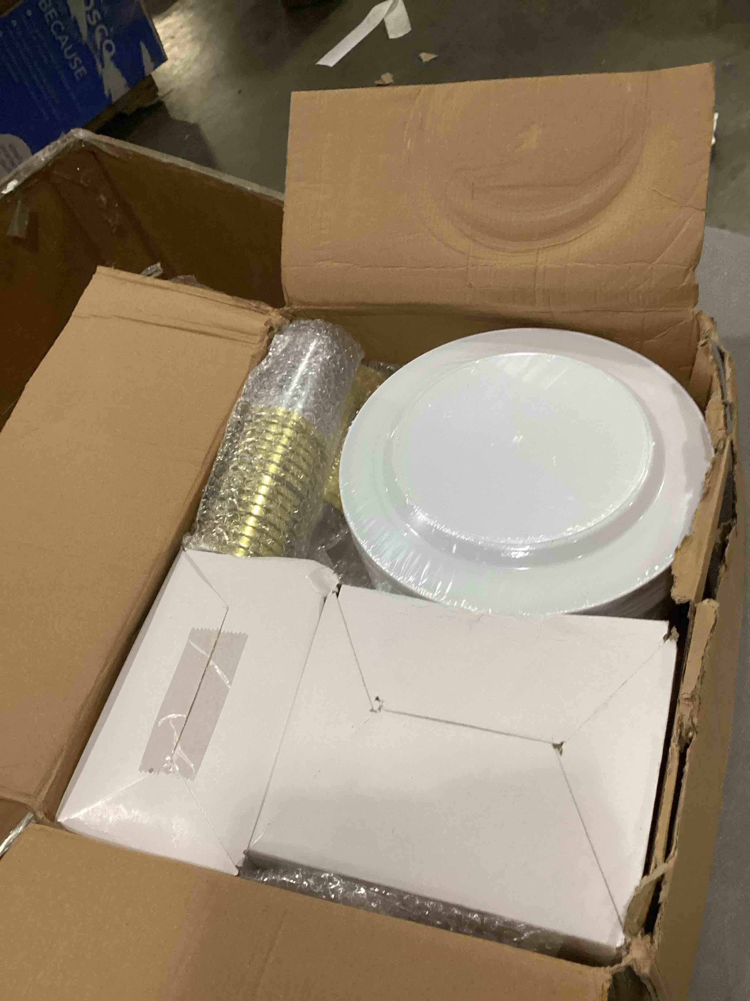 https://s3.amazonaws.com/lotting-images-prod/bidfta/PNK1300402_1740757505482.jpeg