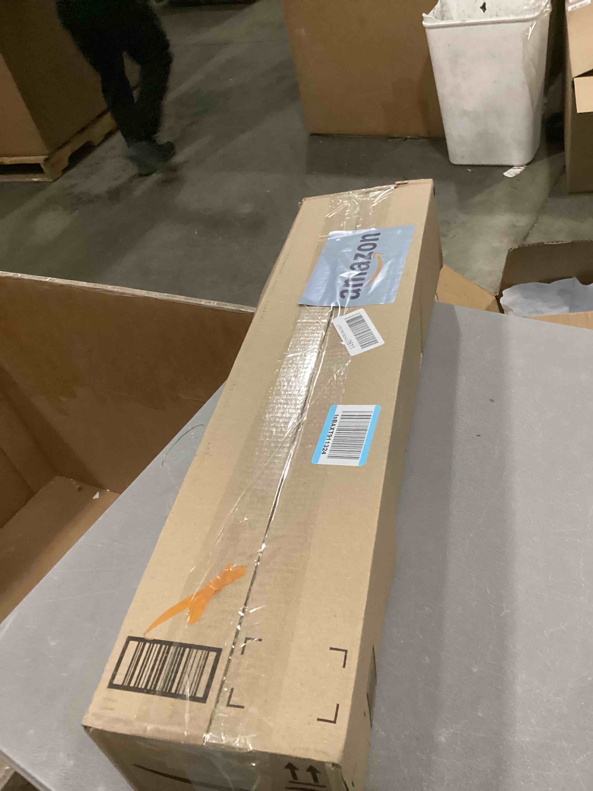 https://s3.amazonaws.com/lotting-images-prod/bidfta/PNK1300628_1741093879549.jpeg