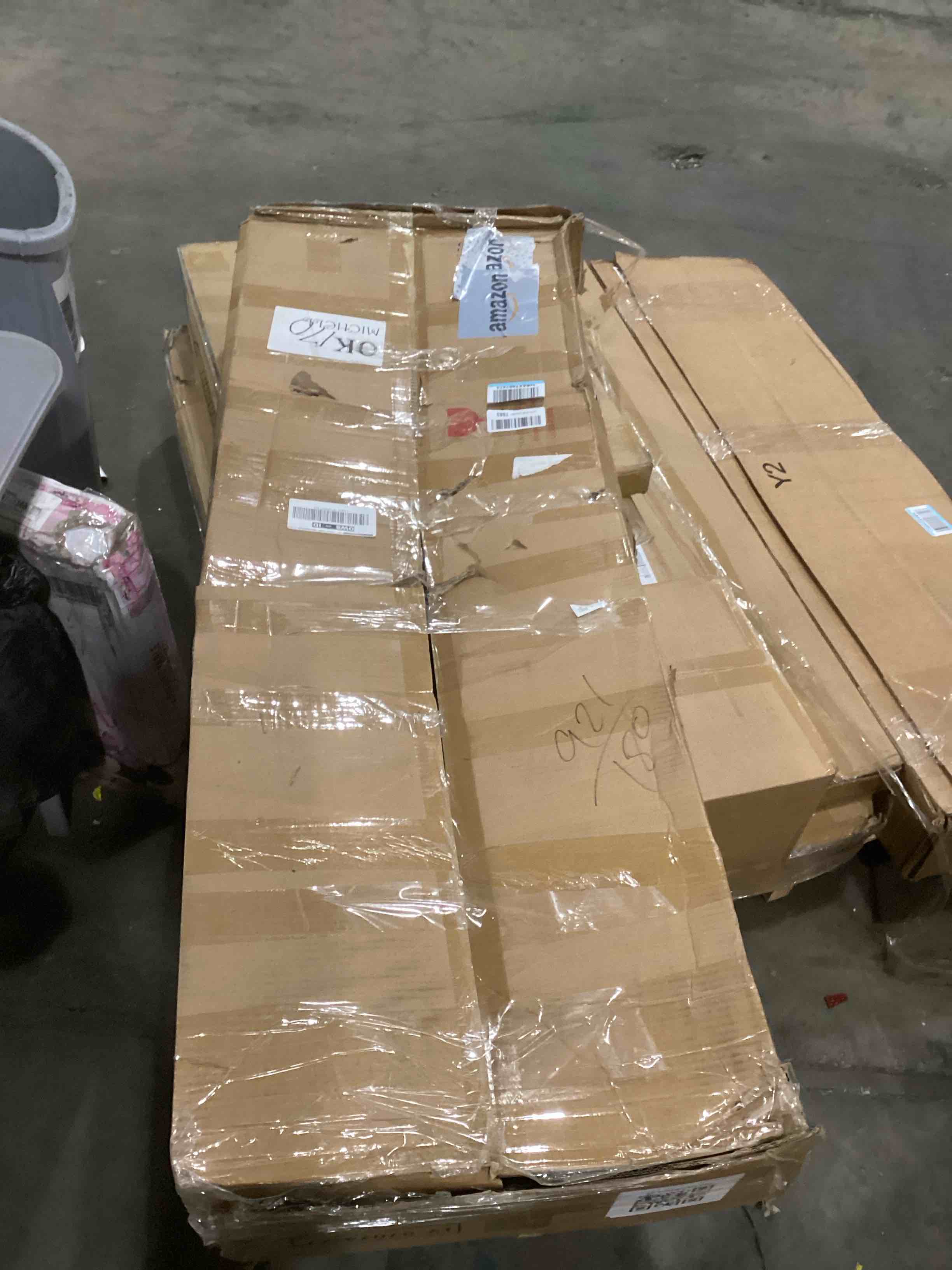 https://s3.amazonaws.com/lotting-images-prod/bidfta/PNK1300653_1741096775543.jpeg