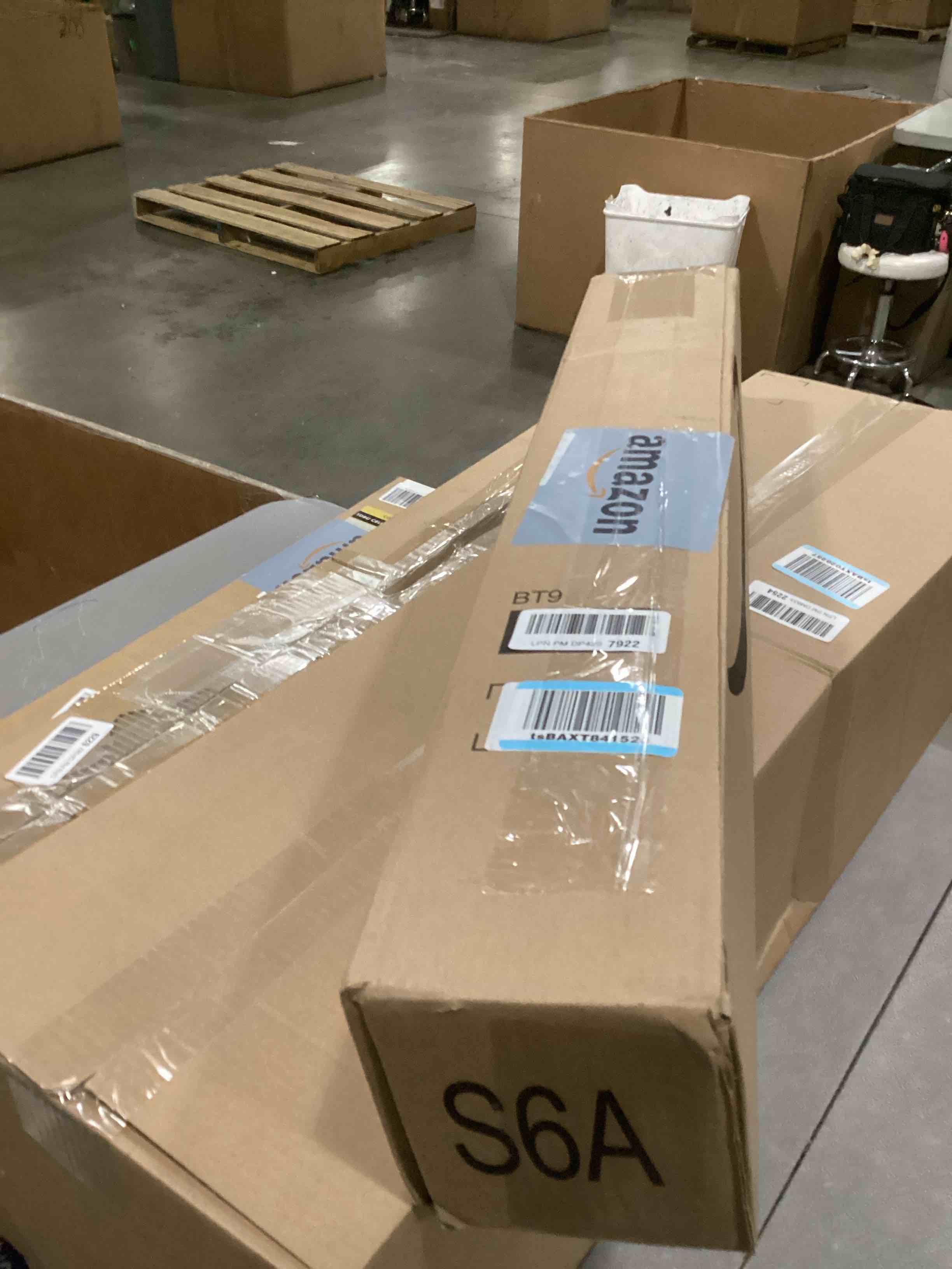 https://s3.amazonaws.com/lotting-images-prod/bidfta/PNK1300810_1741181329411.jpeg