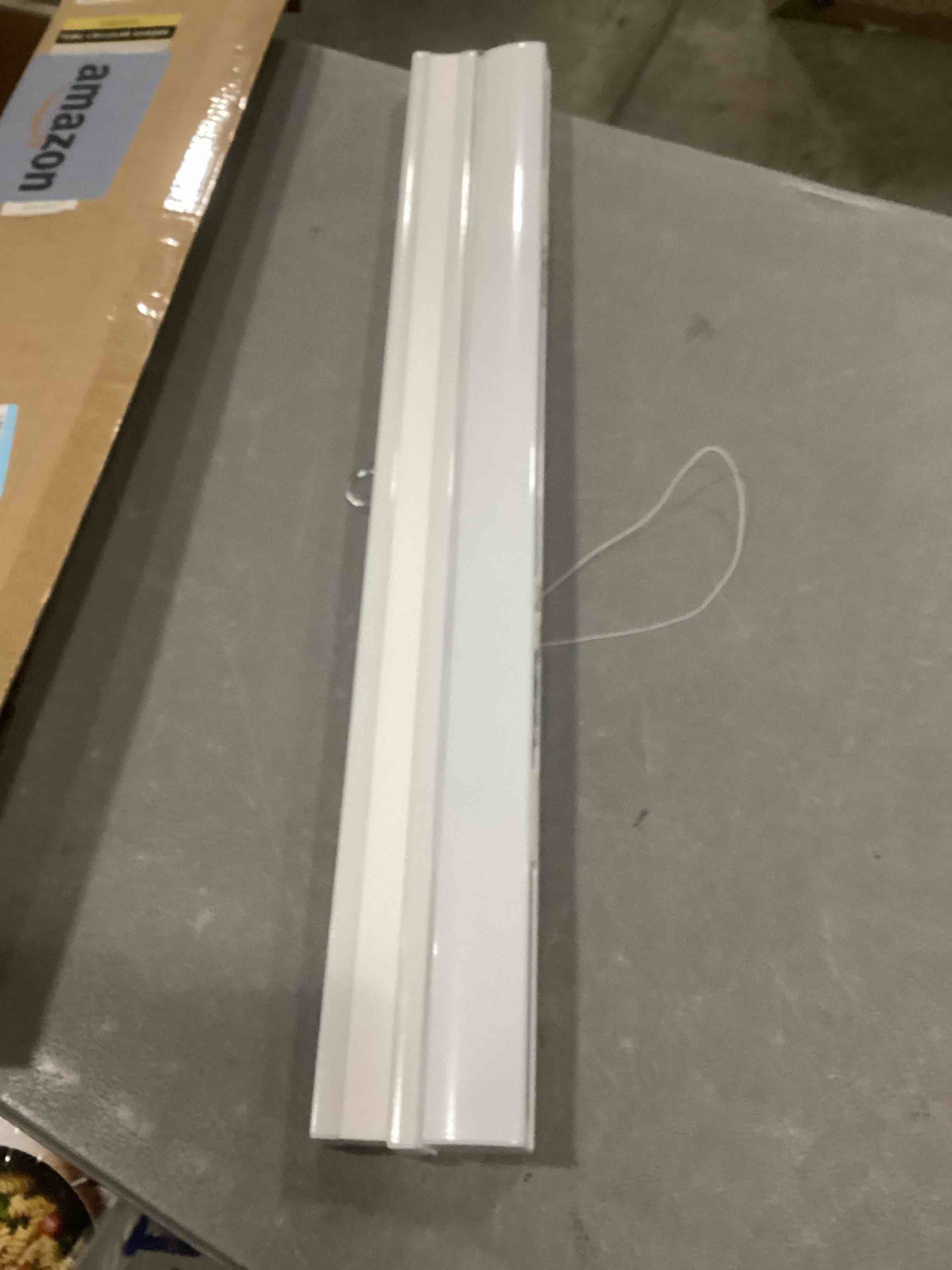 https://s3.amazonaws.com/lotting-images-prod/bidfta/PNK1300813_1741181724750.jpeg