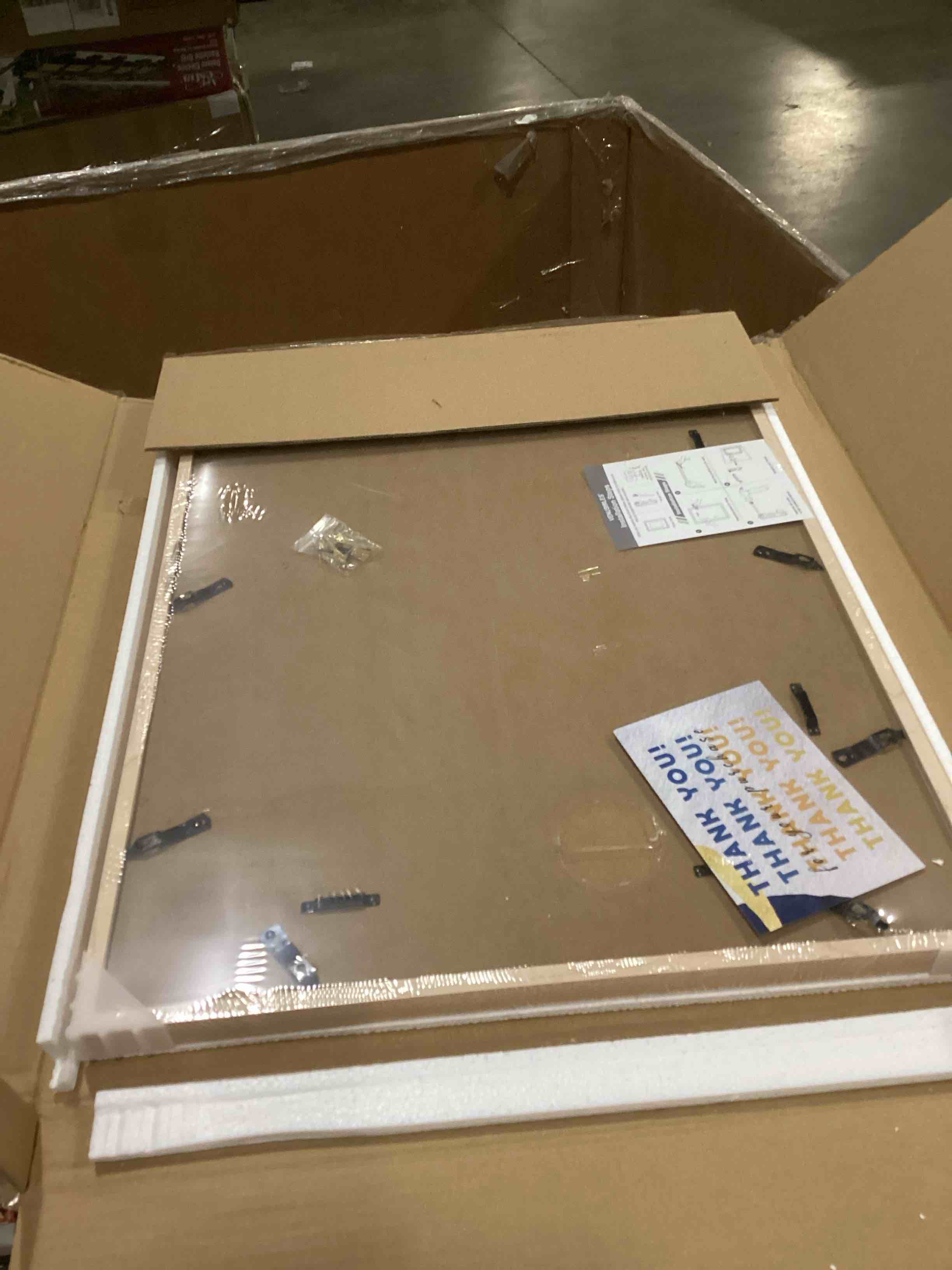 https://s3.amazonaws.com/lotting-images-prod/bidfta/PNK1300814_1741181816390.jpeg