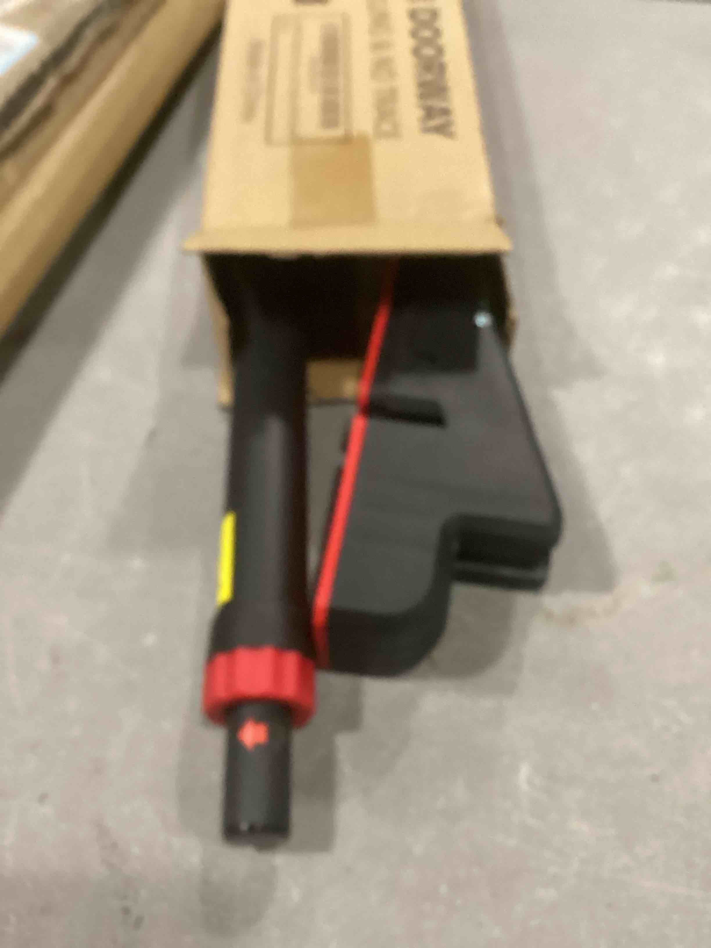 https://s3.amazonaws.com/lotting-images-prod/bidfta/PNK1300989_1741270097572.jpeg