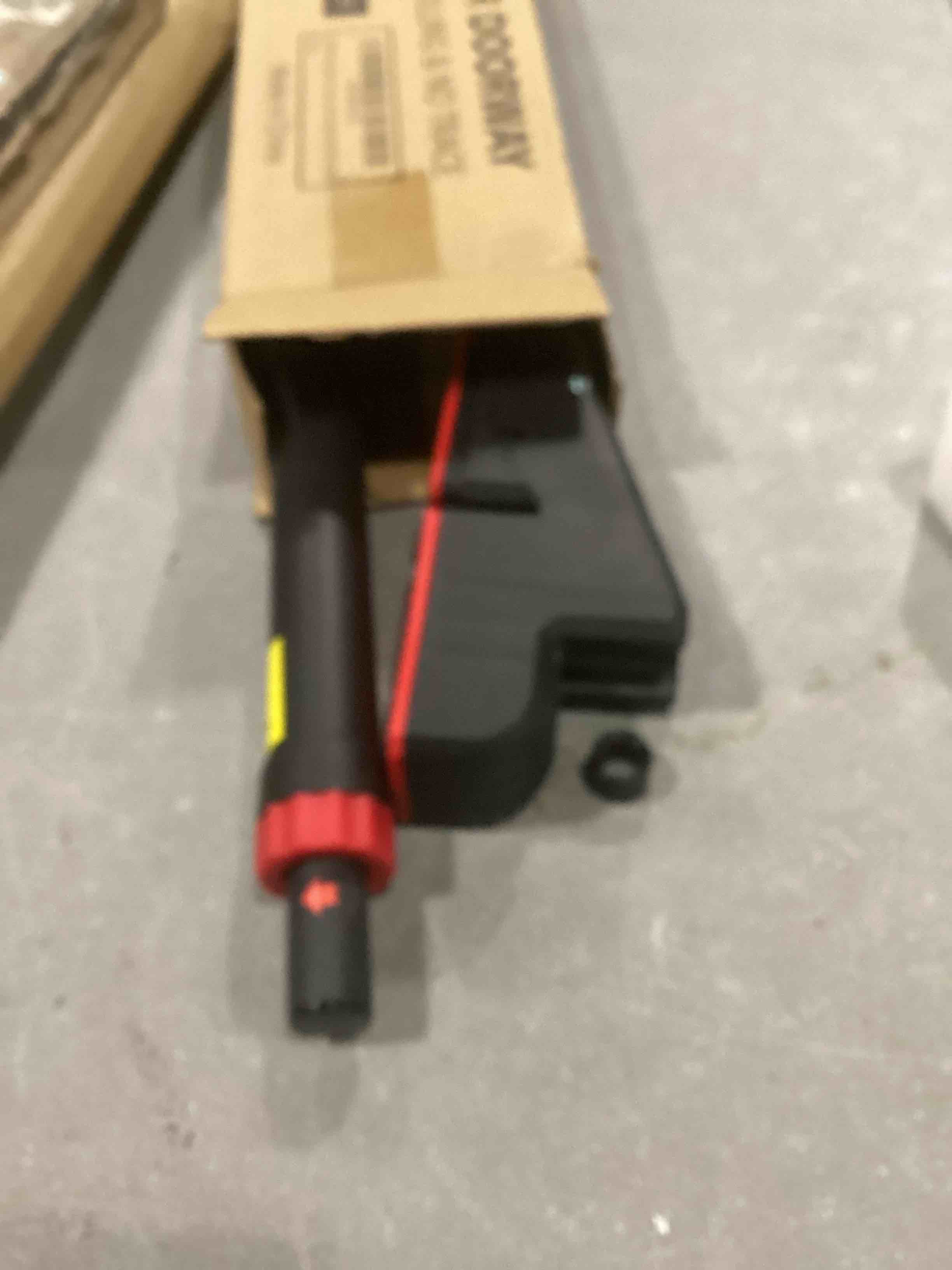 https://s3.amazonaws.com/lotting-images-prod/bidfta/PNK1300989_1741270099845.jpeg