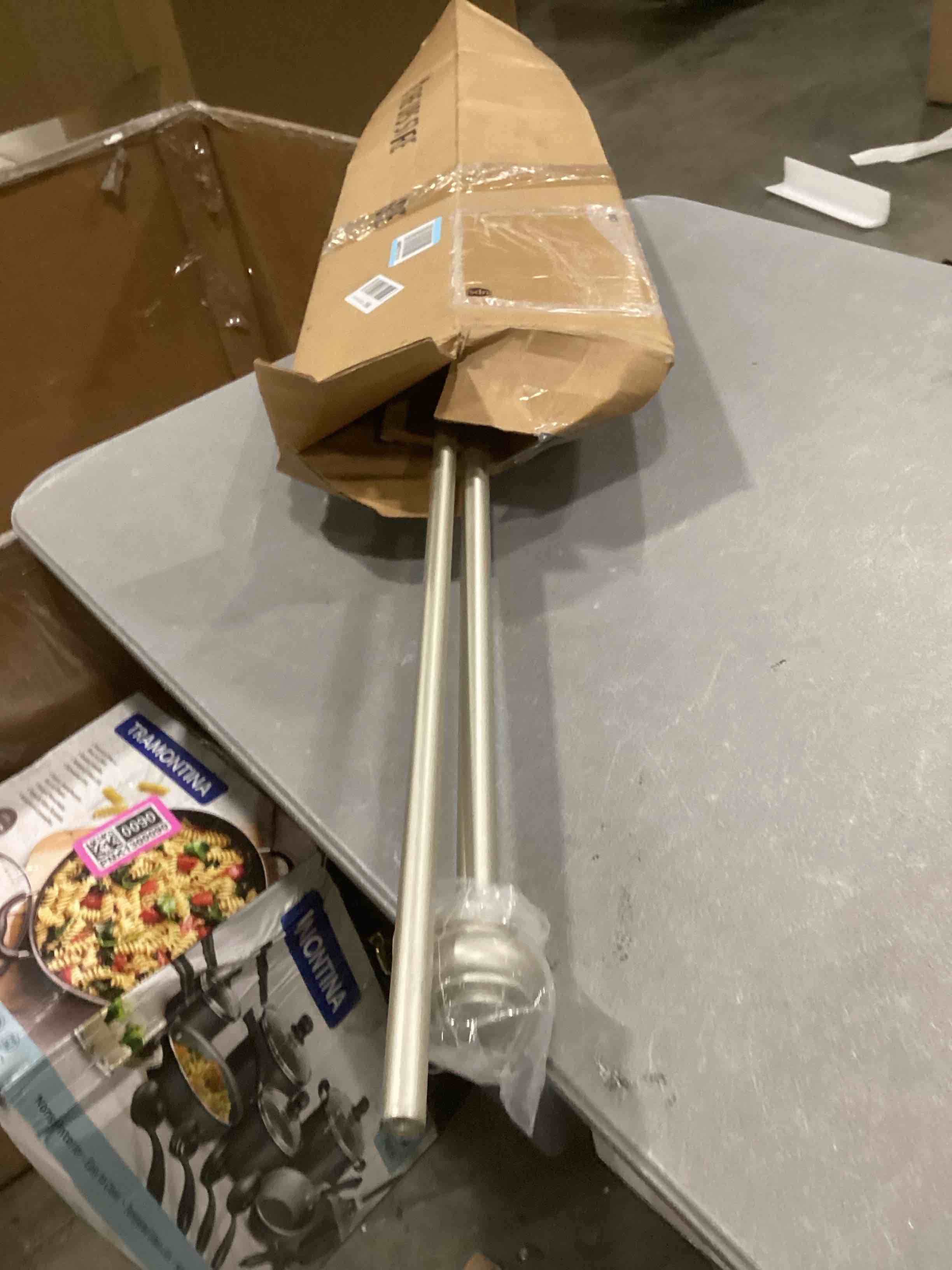 https://s3.amazonaws.com/lotting-images-prod/bidfta/PNK1301015_1741272961061.jpeg