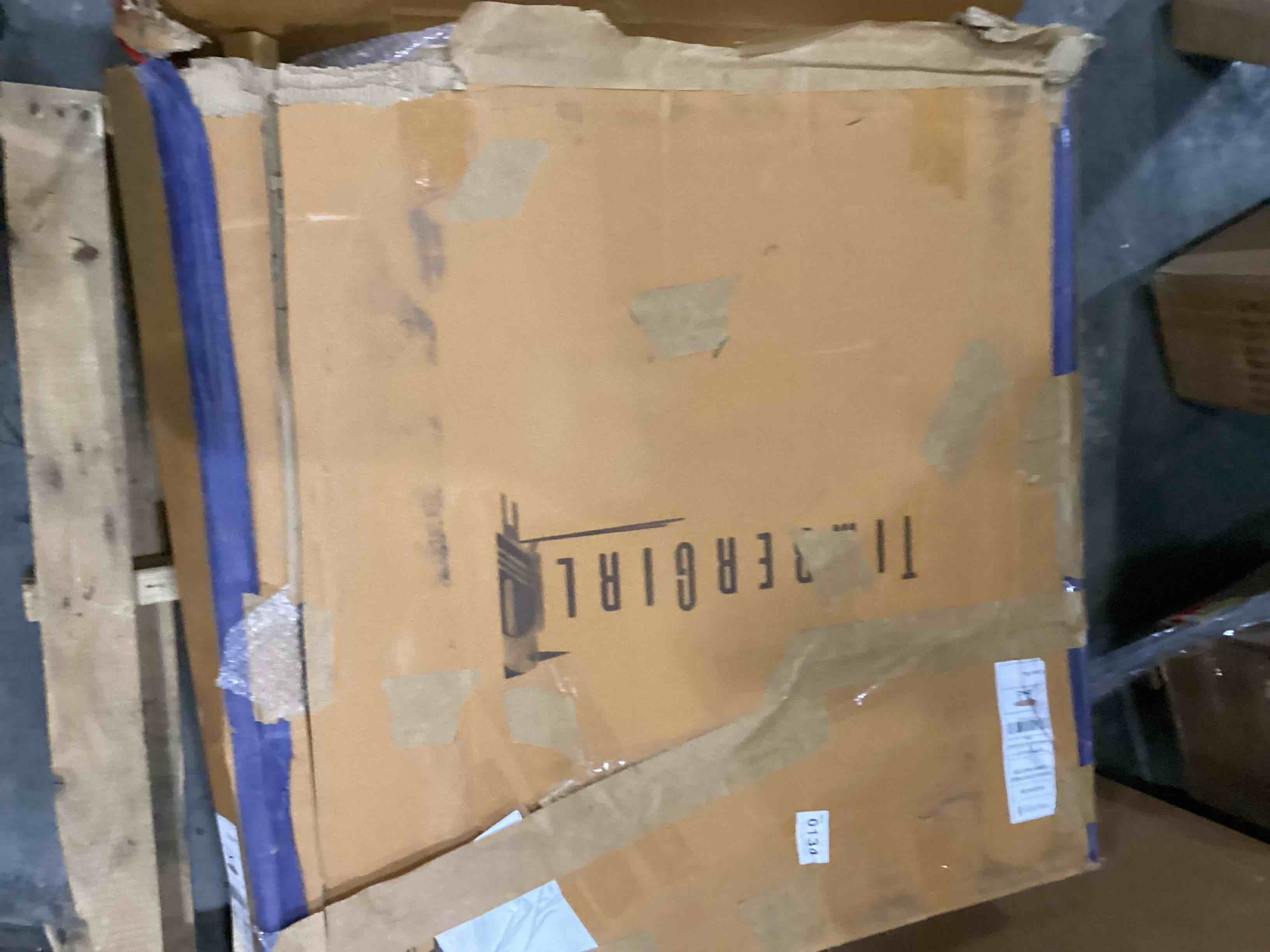 https://s3.amazonaws.com/lotting-images-prod/bidfta/PNK1302509_1742470711132.jpeg